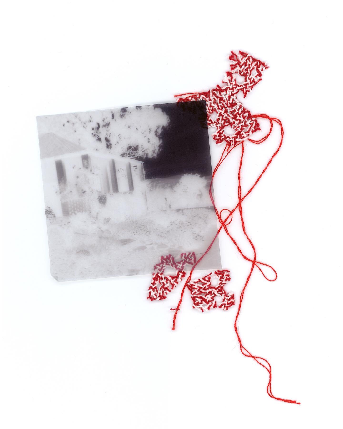 In the extract below, visual artist Pippa Hetherington presents her series 'Slides'.⠀
⠀
Glass slides made from photographic negatives, thread and blood, these pieces probe feelings about familial loss. Working with thread to attach oneself to memory,