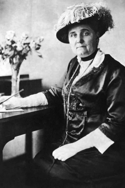 Jane Addams at her writing desk