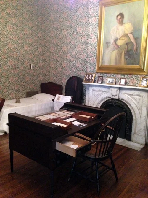 HullHouse-Janebedroom.jpg