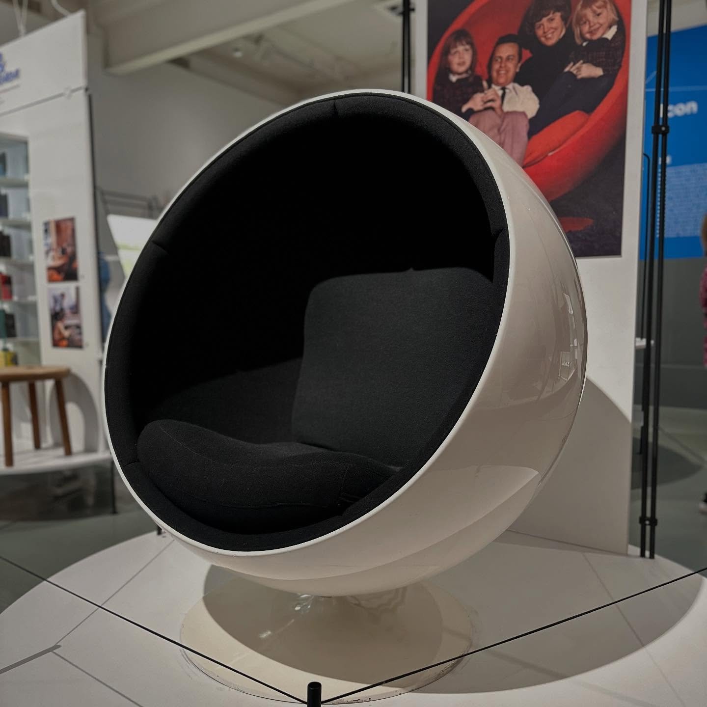 Ah, the classics plus some newness&hellip;to me anyway. The Maija Lavonen exhibit was a pleasant surprise. #finnishdesign #aaltodesign #marimekko #fiskars