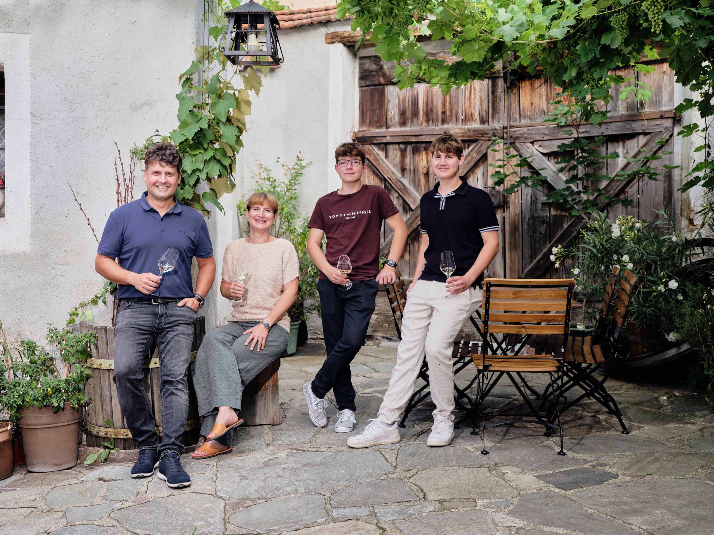 Weingut Thomas Gritsch Familienfotos © Atelier Schulte 2.jpg