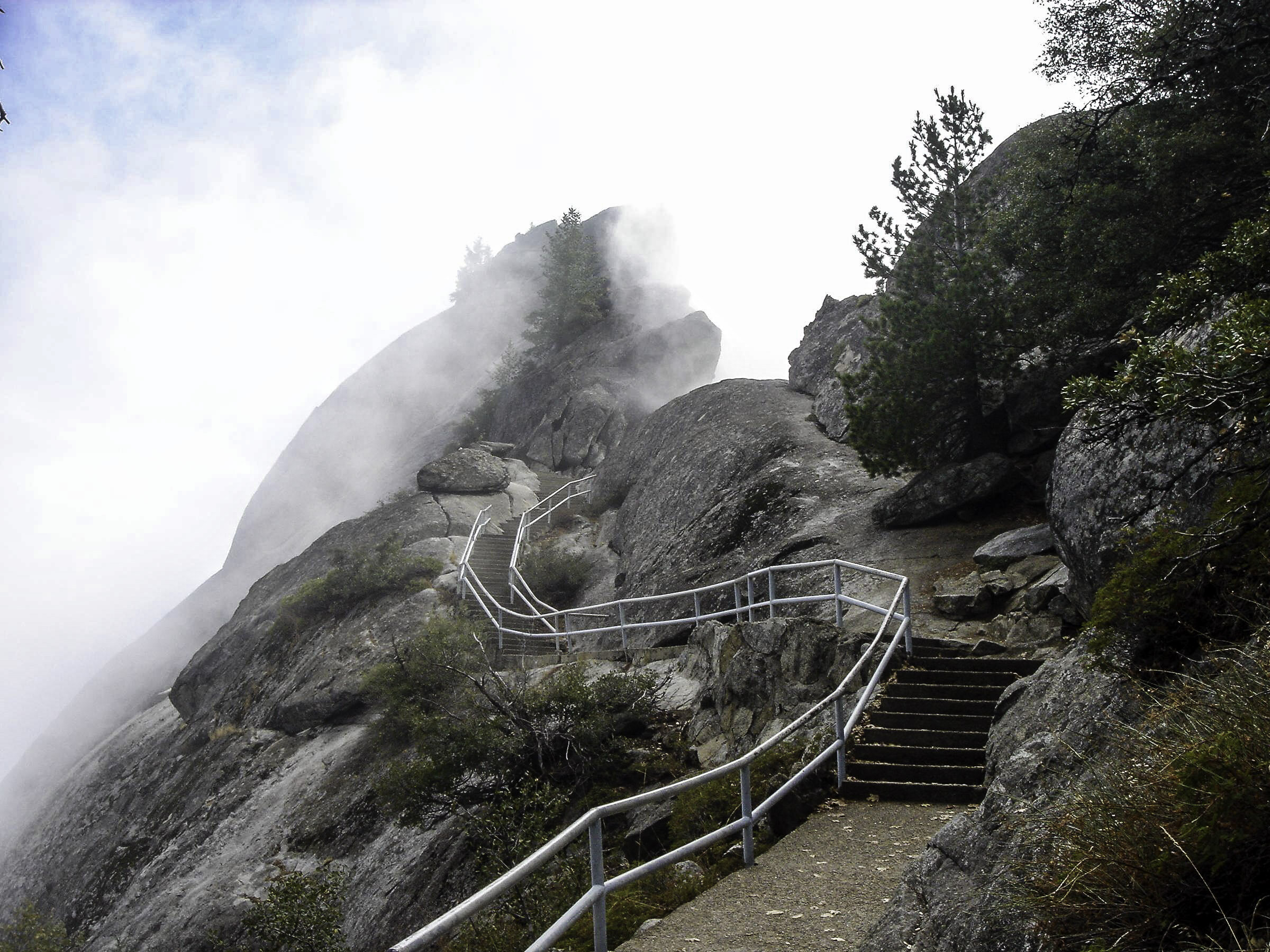 Sunset Hike at Moro Rock - Sequoia National Park FREE