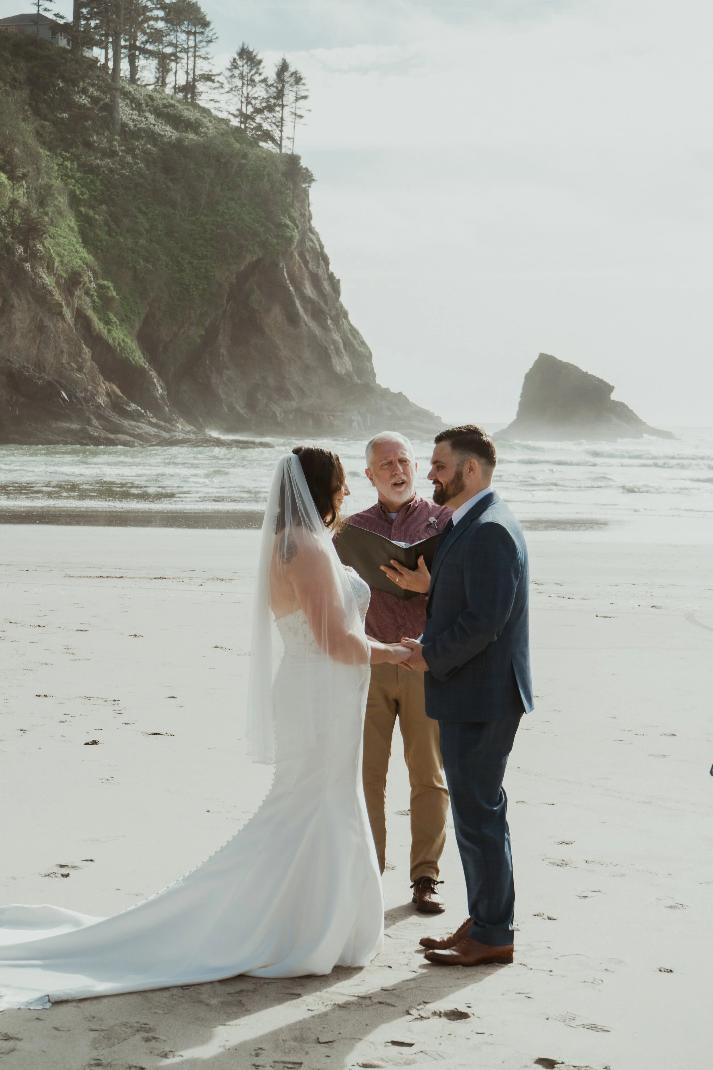 Oregon coast elopement, PNW elopement