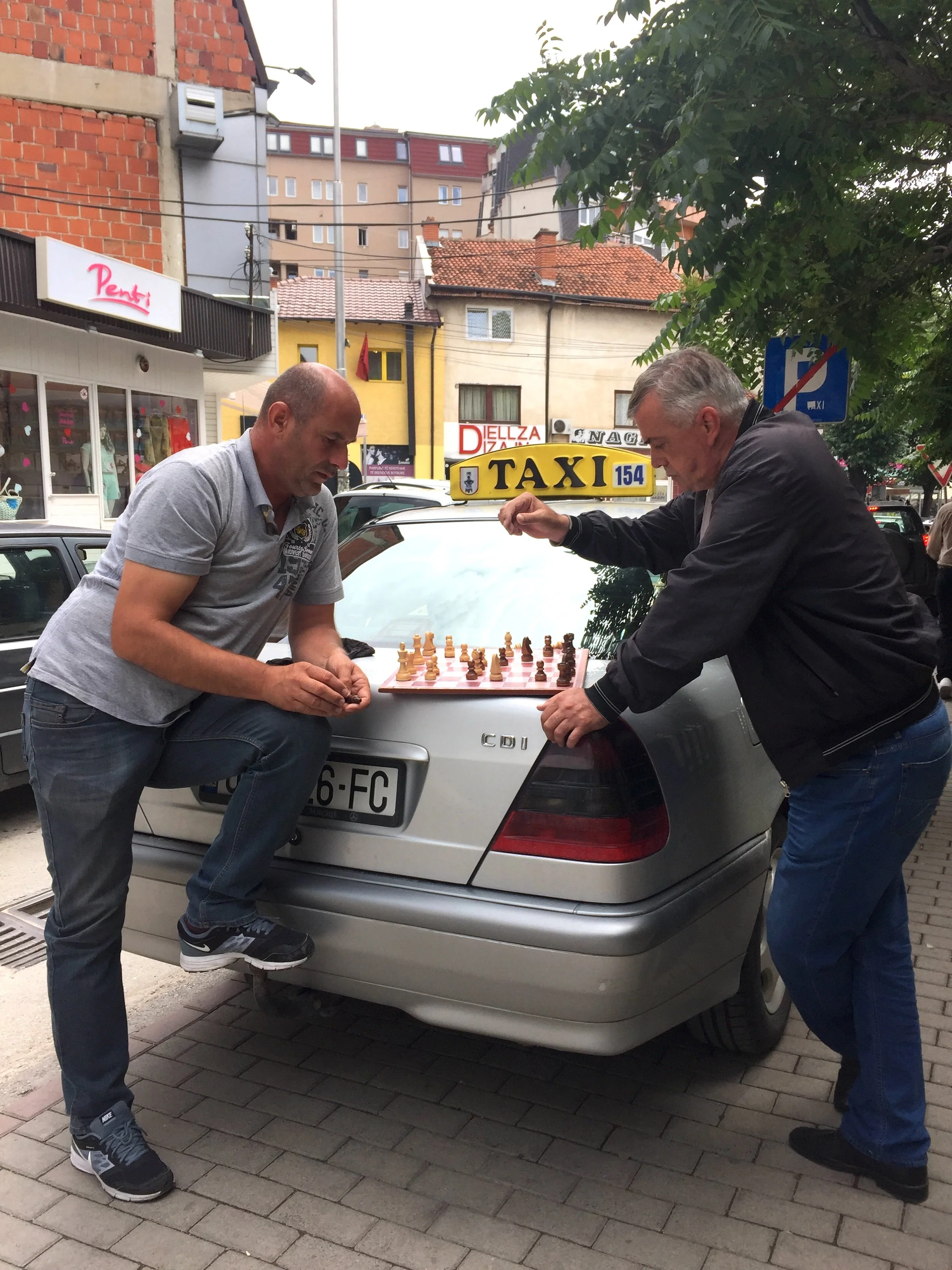 chess on the taxi.JPG