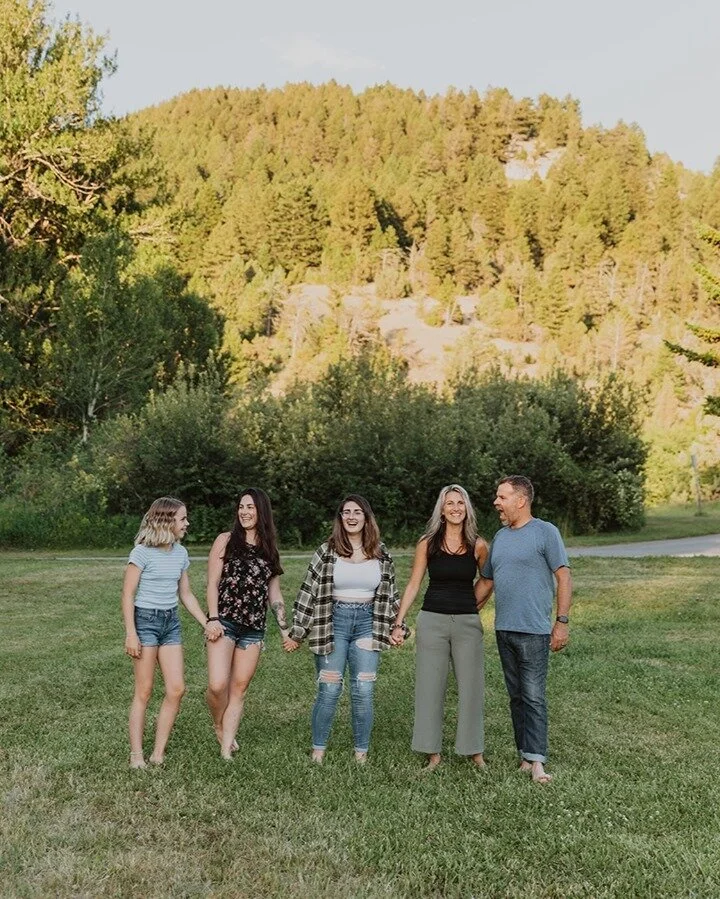 Happy Winter Solstice! Today, we are also experiencing The Great Conjunction in Aquarius, this energy shift can bring ideas of more community-based living, where we are all seen as equals, and where there is focus on everyone thriving rather than jus