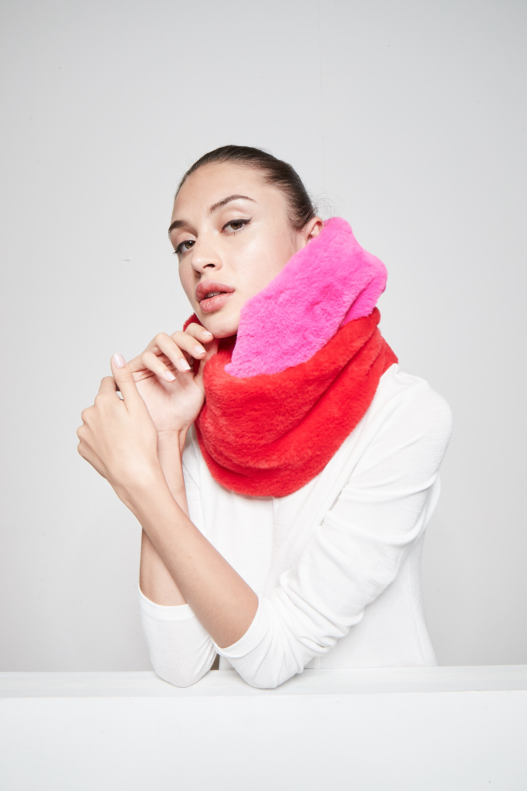 Black_Friday_Snood_Beauty_Portrait_v3694.jpg