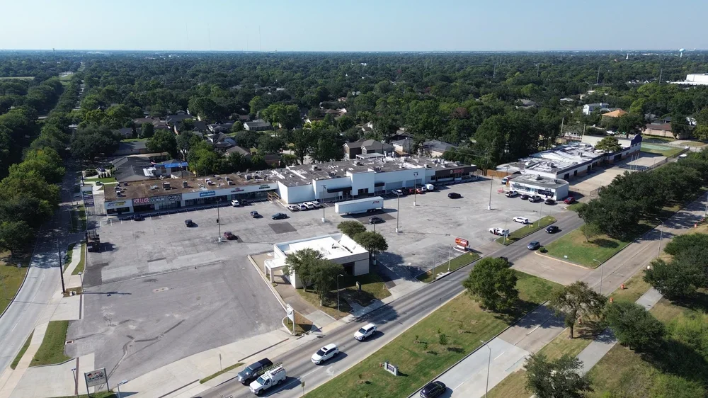Braes Oaks Shopping Center