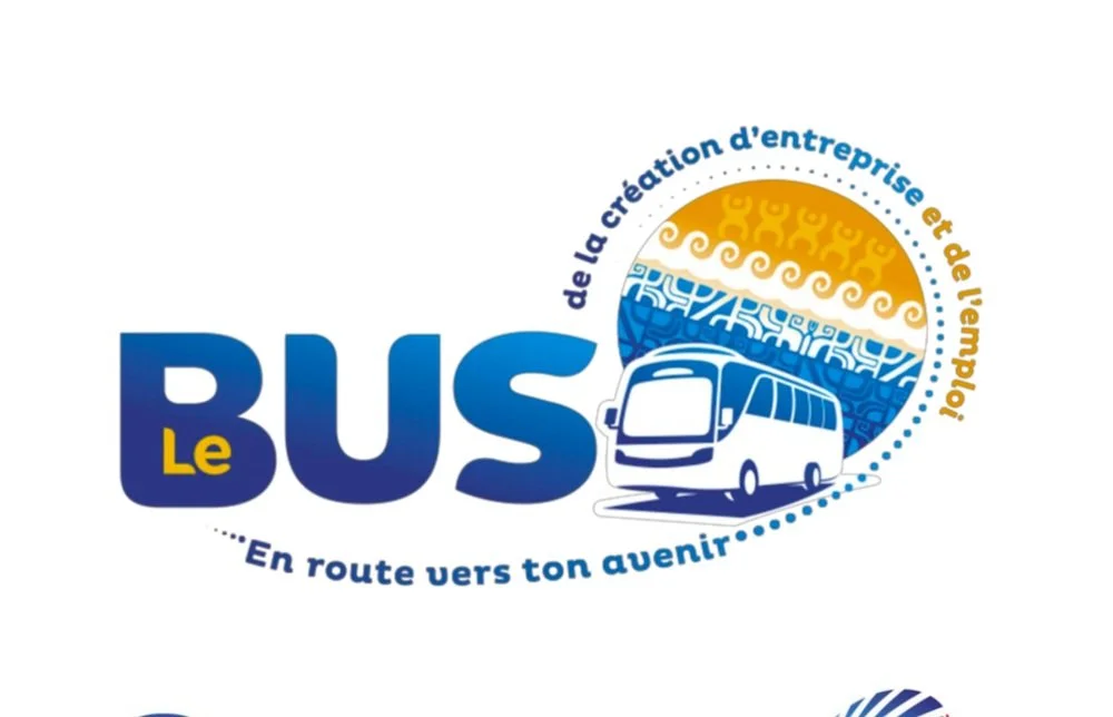 Le bus du Service de l'Emploi et de la Chambre de Commerce, d’Industrie, des Services et Métiers (CCISM) vient chez vous