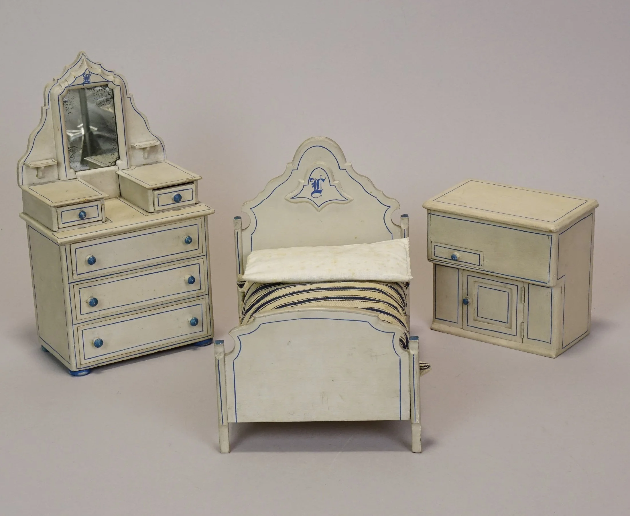 Furn-E-896-a.JPG