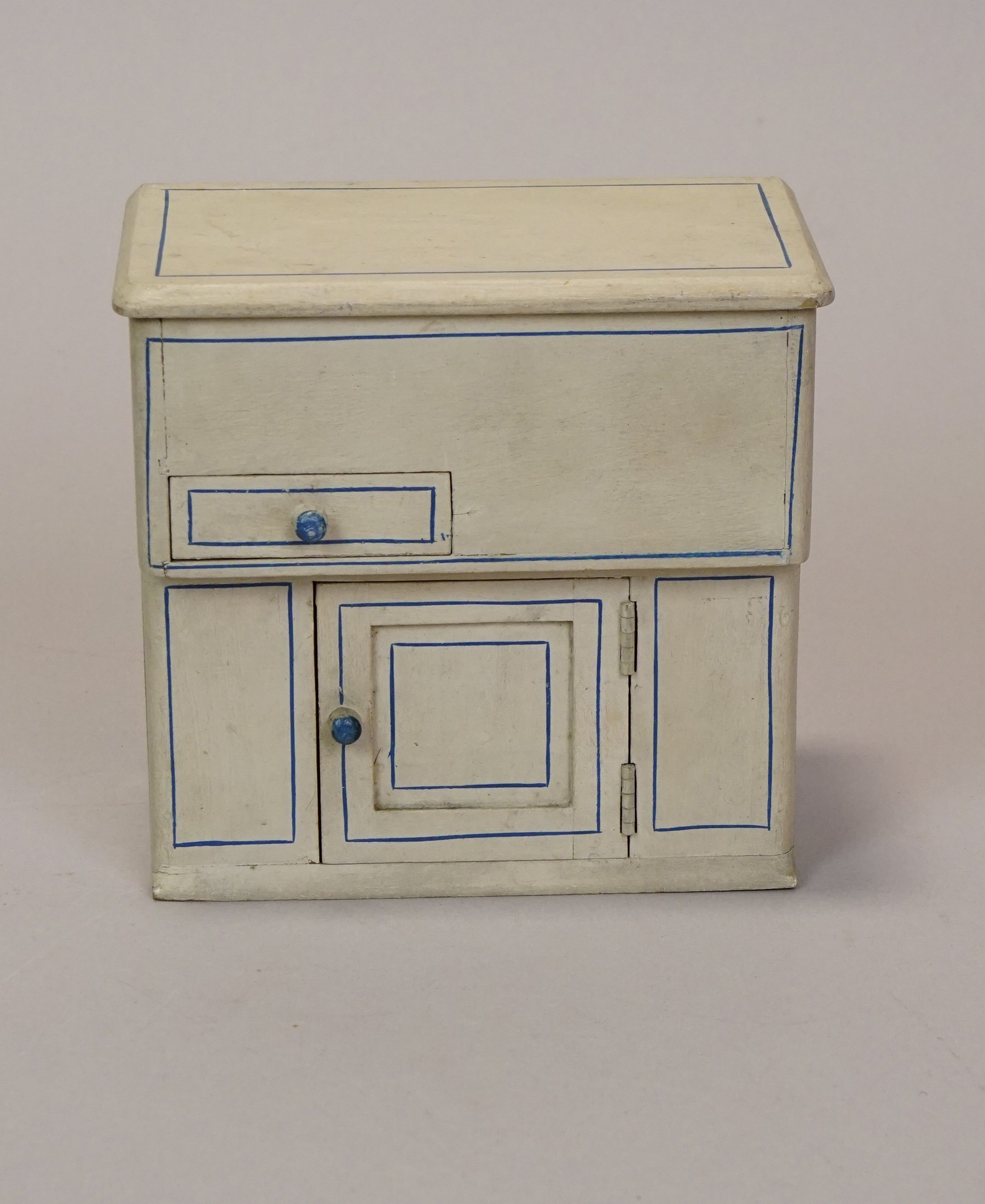Furn-E-896-e.JPG
