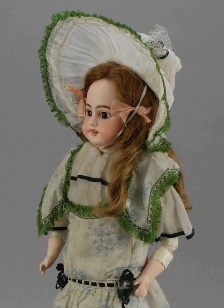 Simon & Halbig 1009 — Carmel Doll Shop