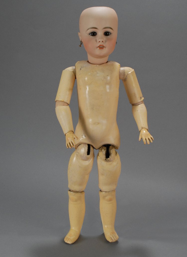 Simon & Halbig 949 — Carmel Doll Shop