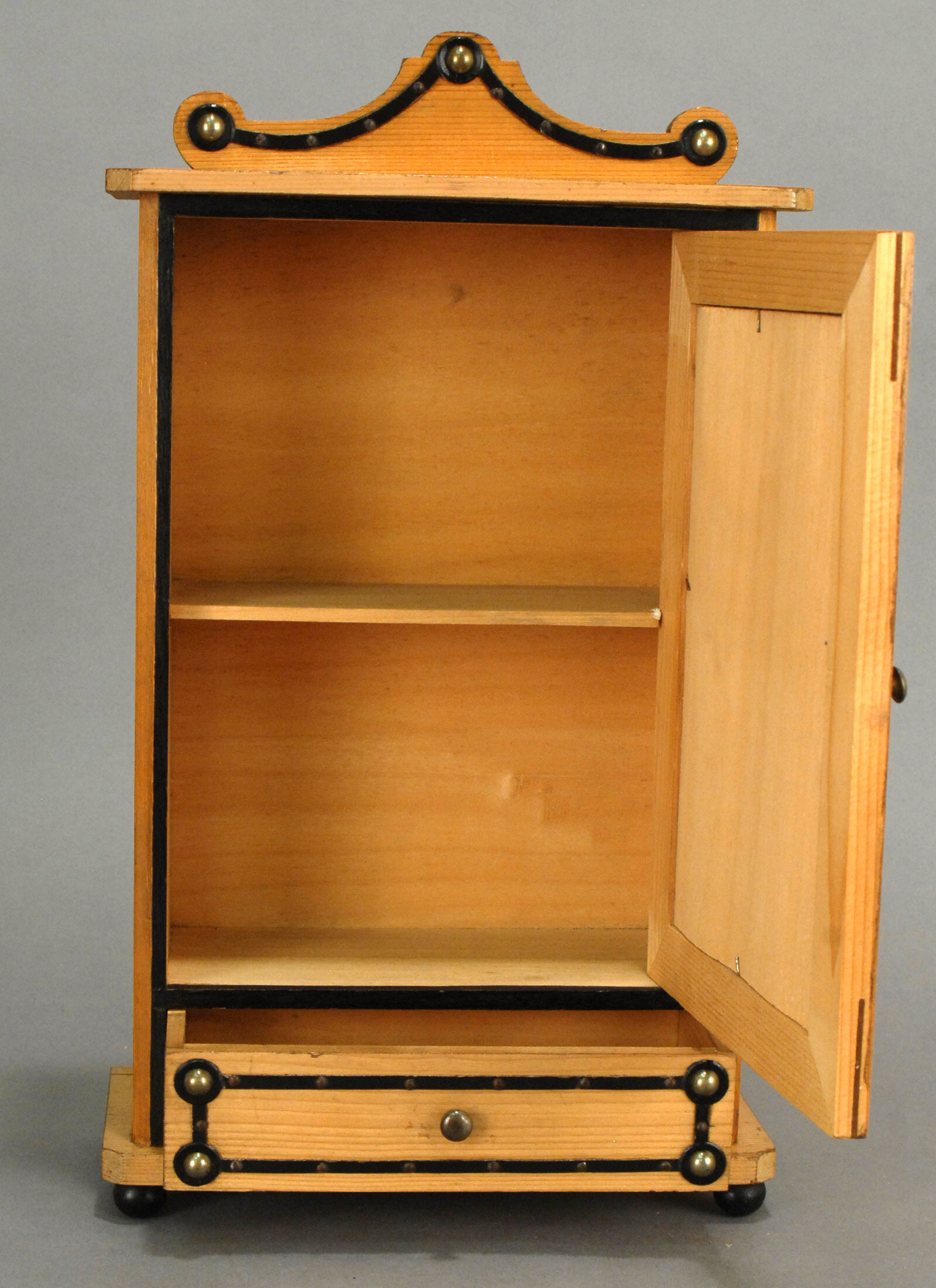 Furn-E-341-f.JPG