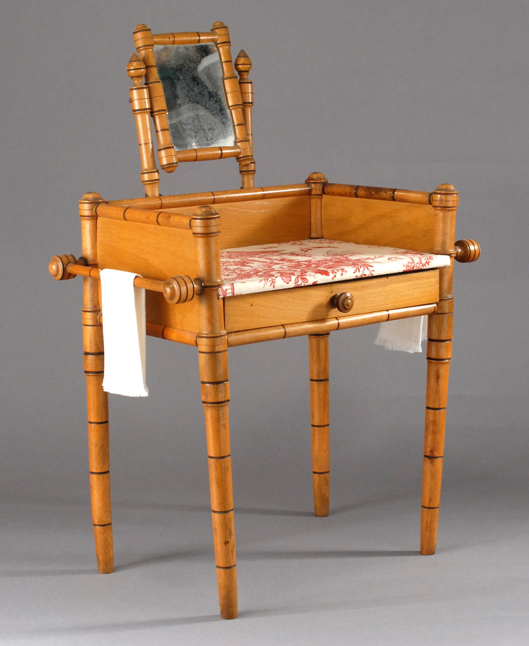Furn-E-169-b.jpg