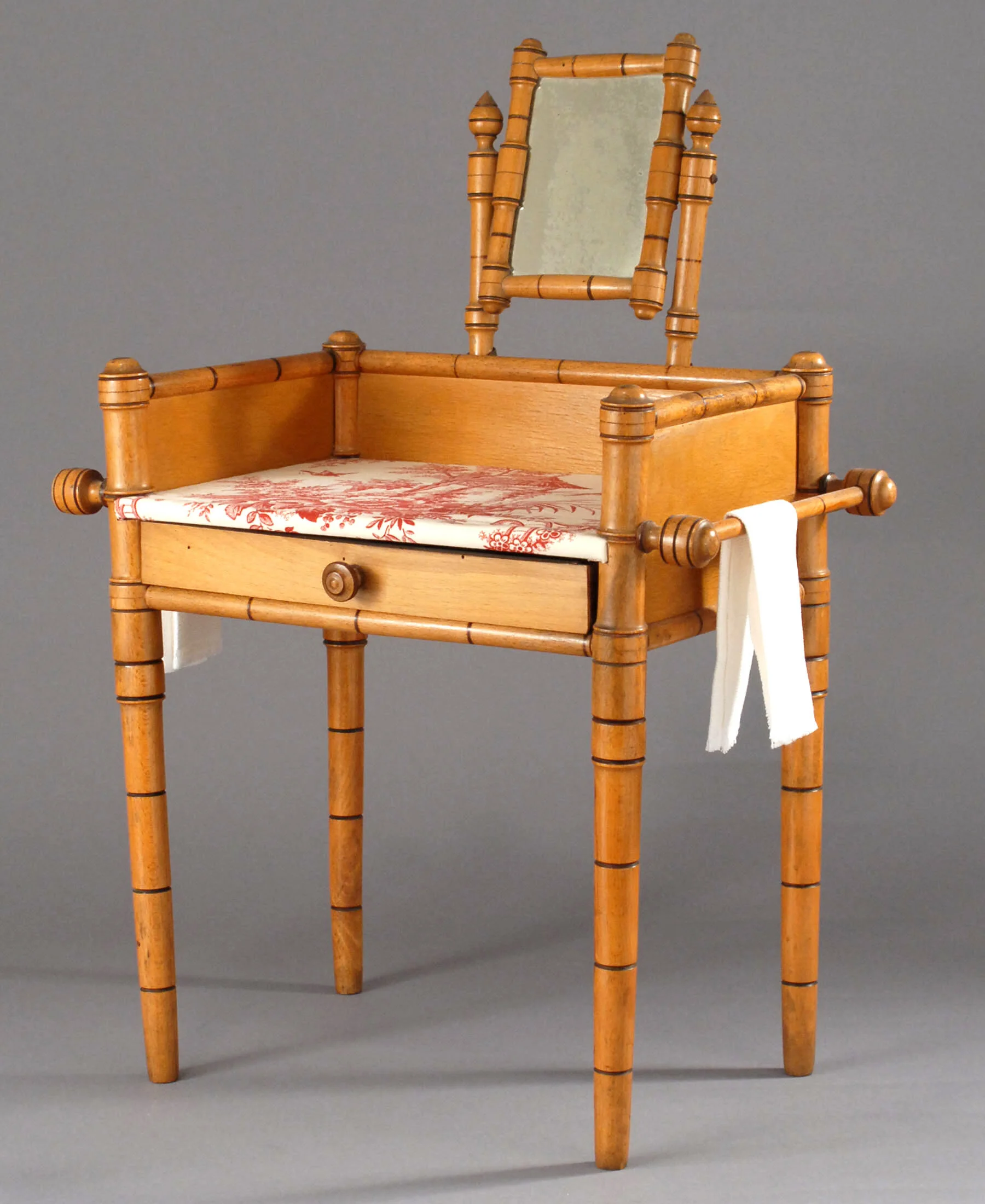 Furn-E-169-d.jpg