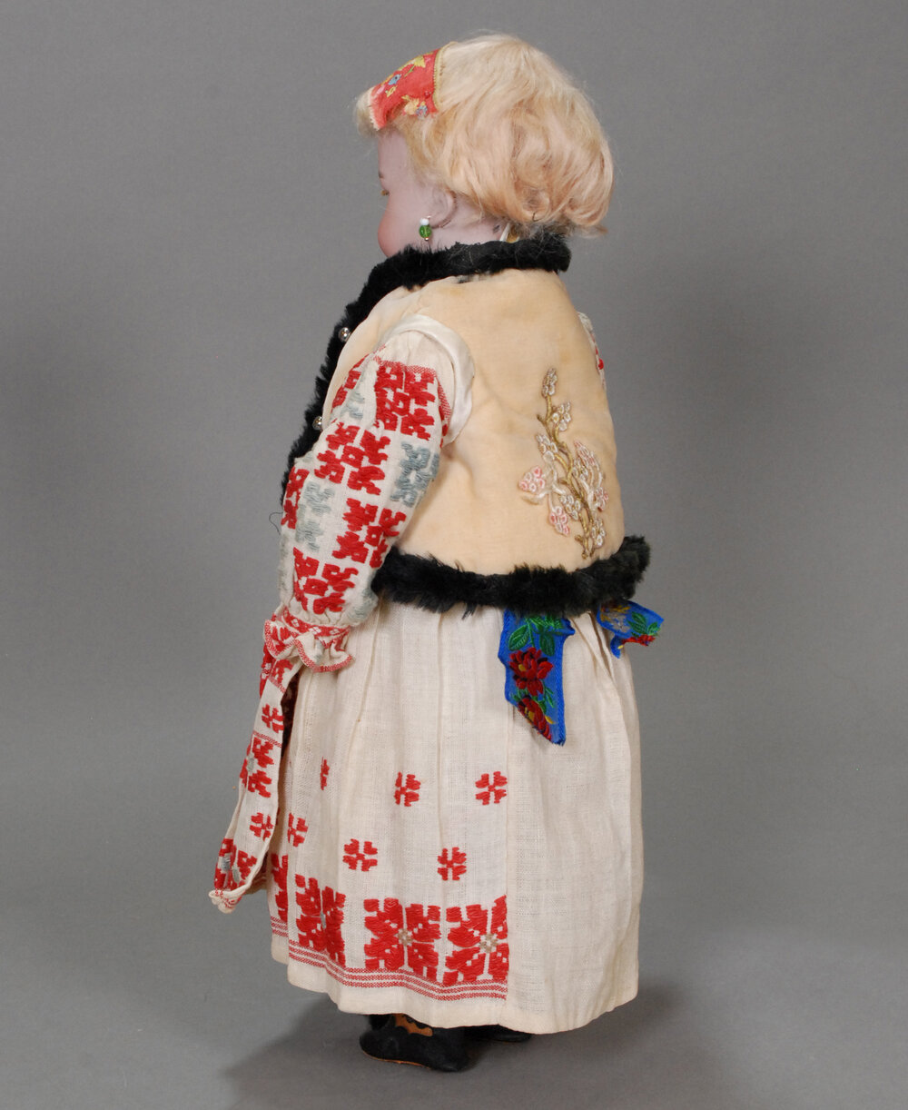 Simon & Halbig 1079 DEP — Carmel Doll Shop Simon & Halbig 1079 DEP — Carmel Doll Shop