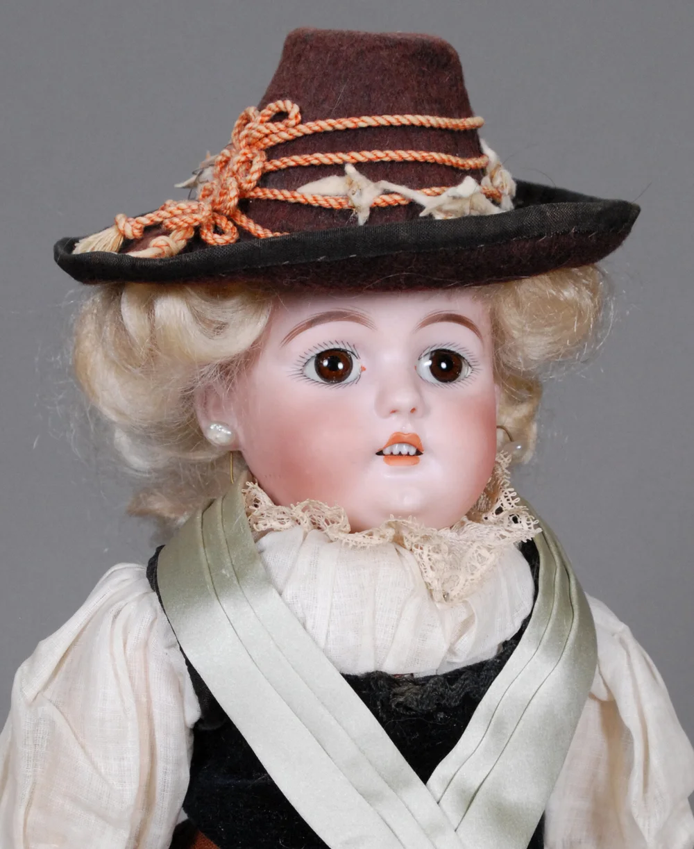 Simon & Halbig 1079 - All Original — Carmel Doll Shop