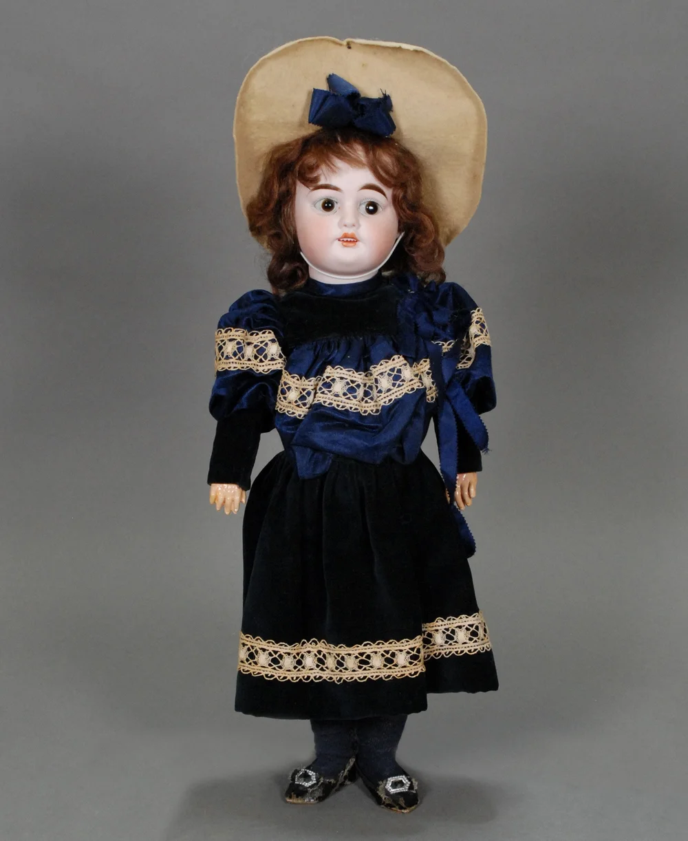 Armand Marseille 1894 Model in All Original Presentation — Carmel