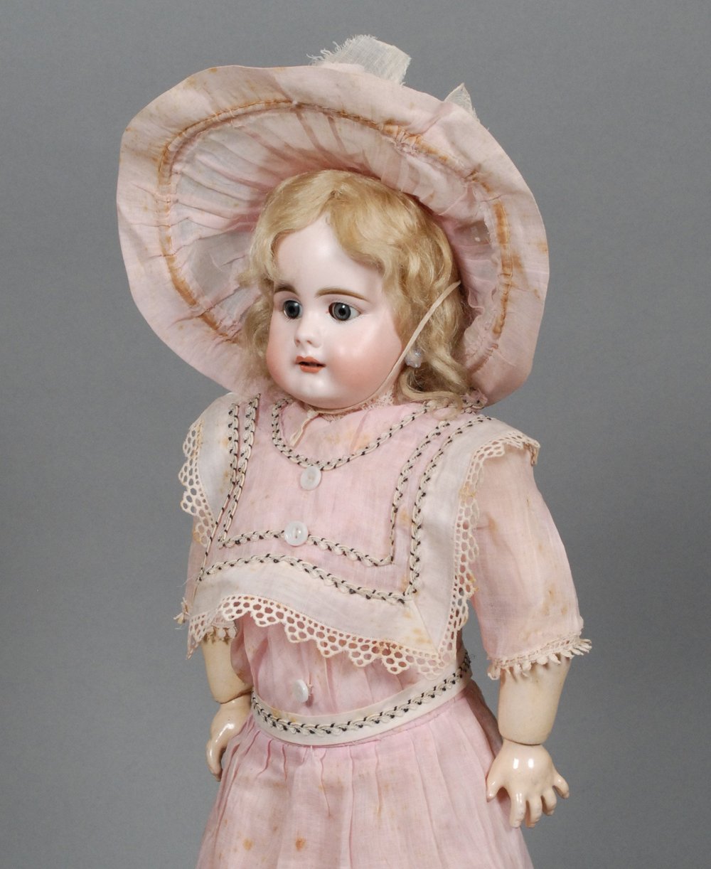 Simon & Halbig 949 — Carmel Doll Shop