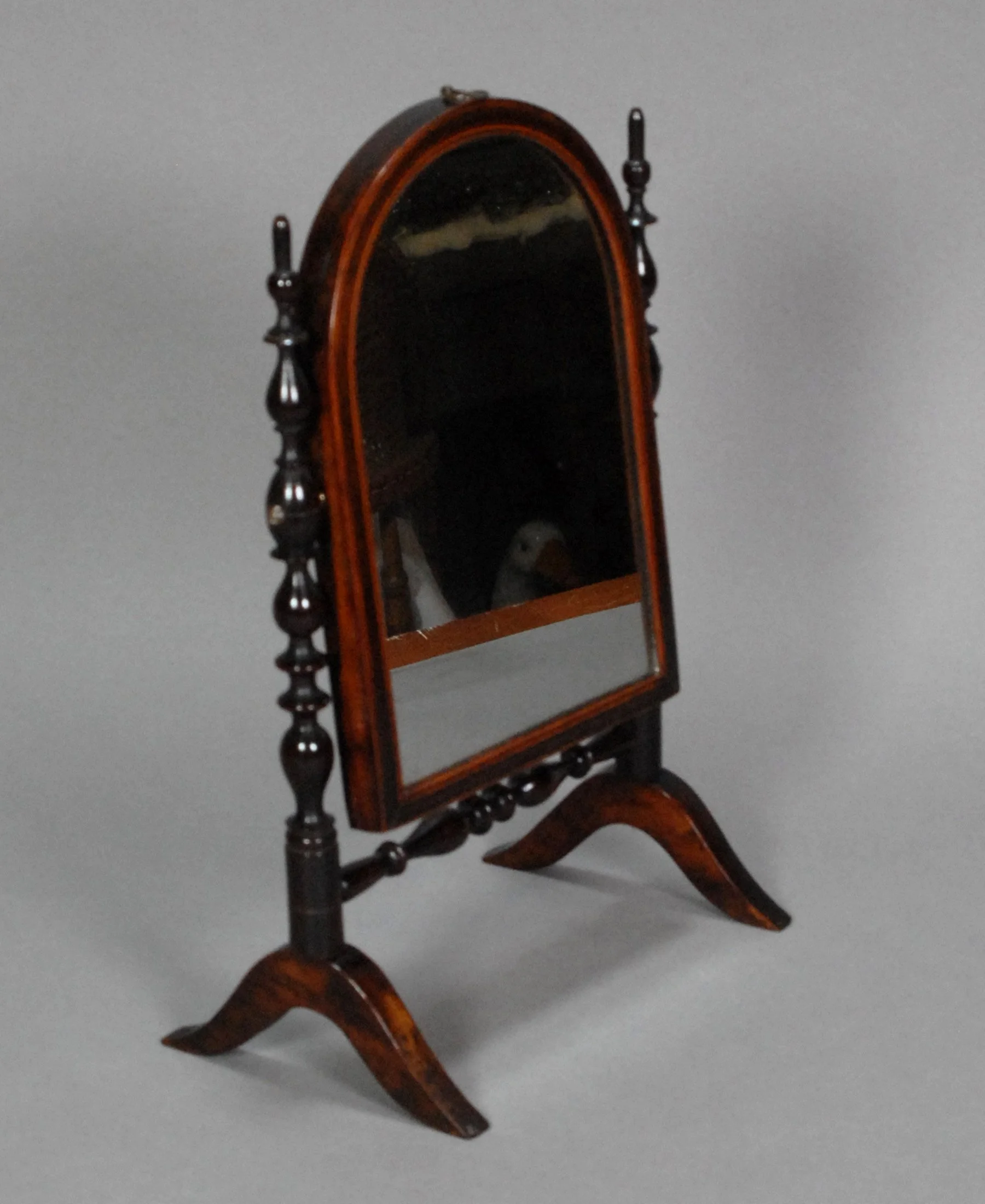Furn-E-842-b.JPG