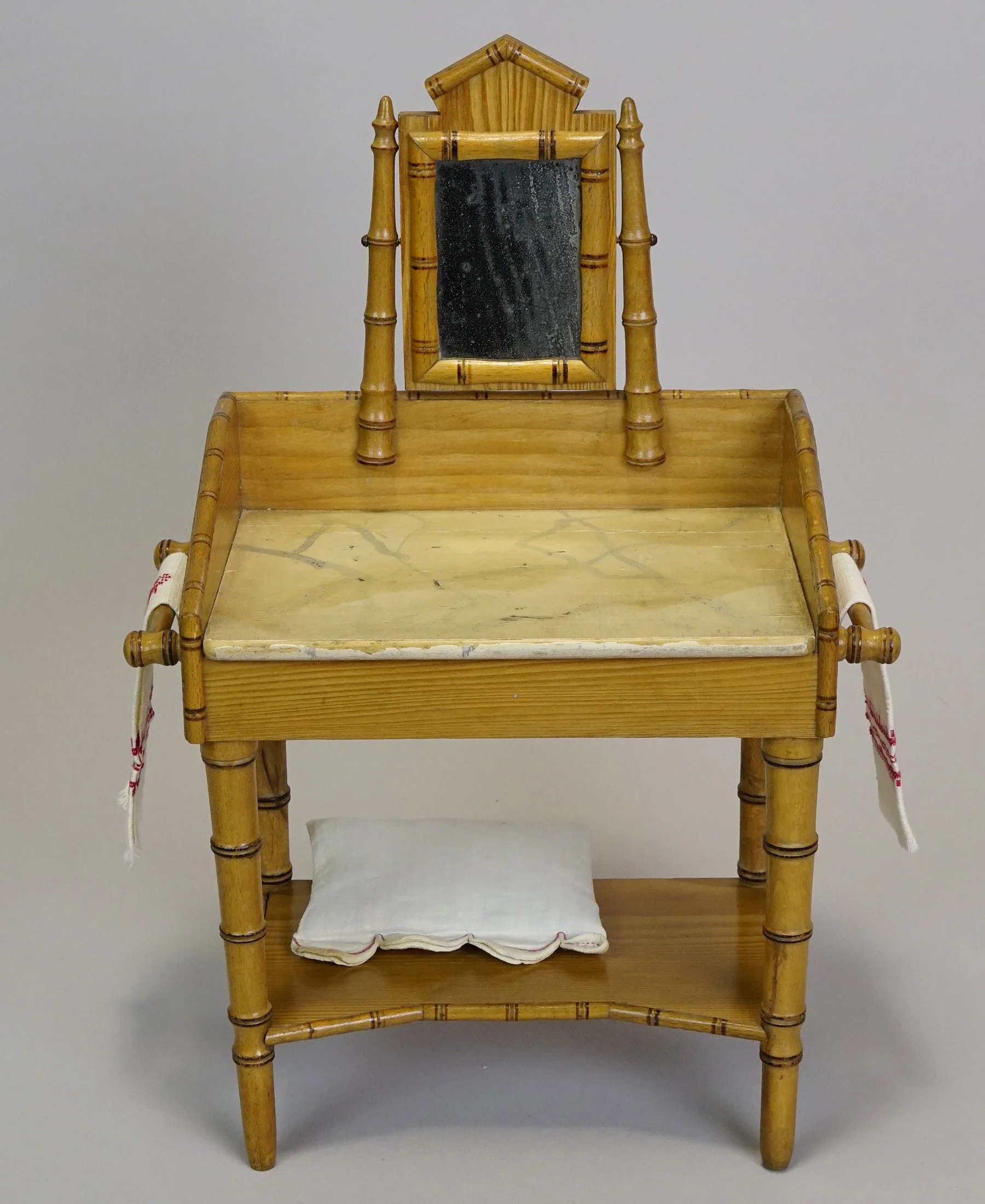 Furn-E-892-a.JPG