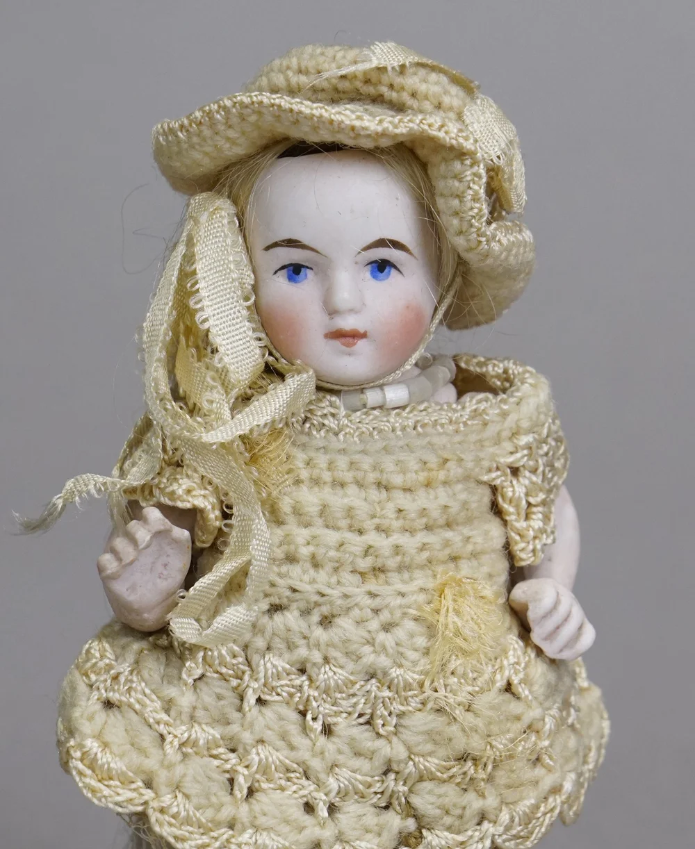 Antique Bisquedoll B Antique Bisquedoll B - メルカリ