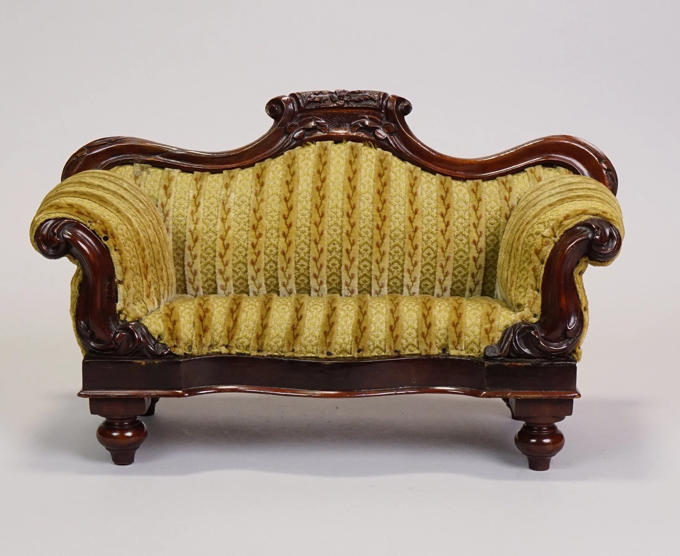 Furn-E-921-d.JPG