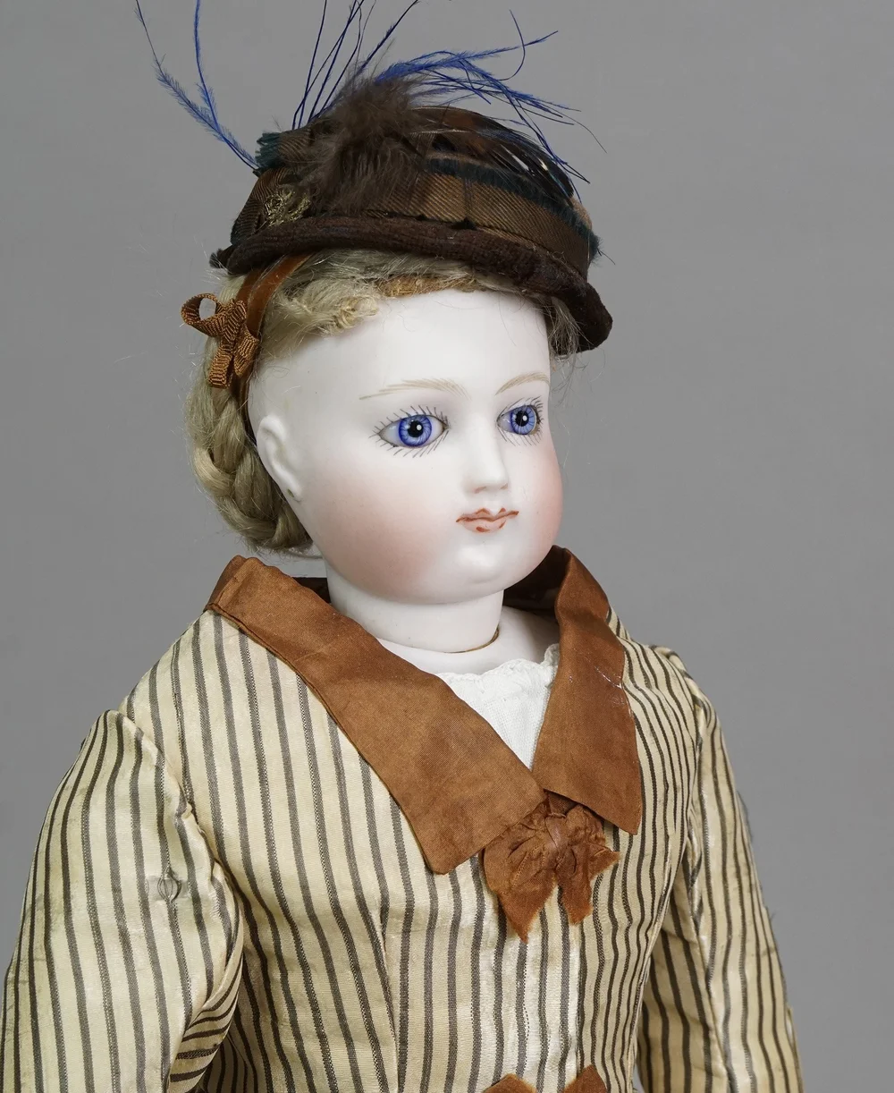洋書 The Little Ones: French And German Dolls Eugene Barrois French Fashion in Original Costume — Carmel Doll Shop