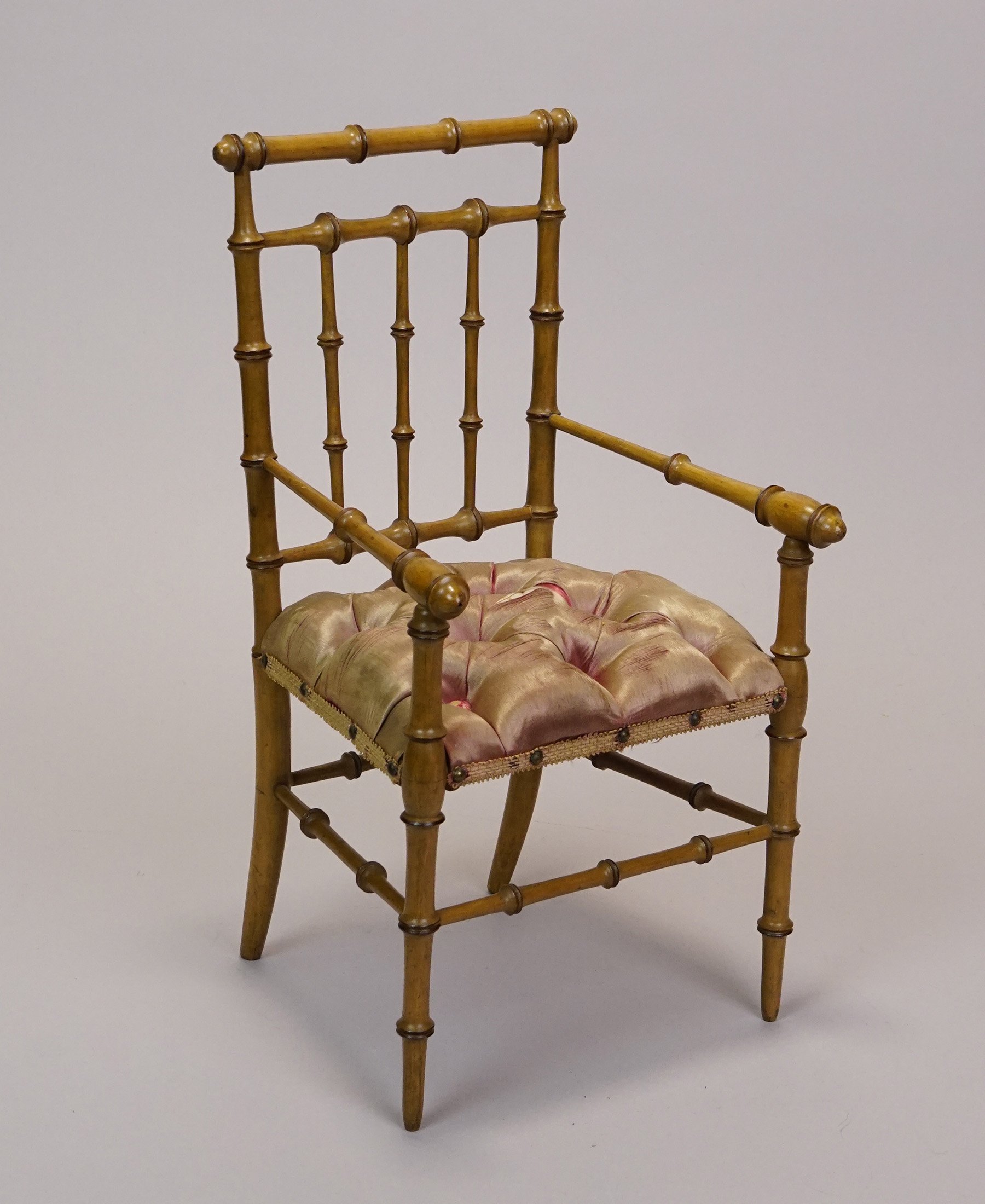 Furn-E-899-b.JPG