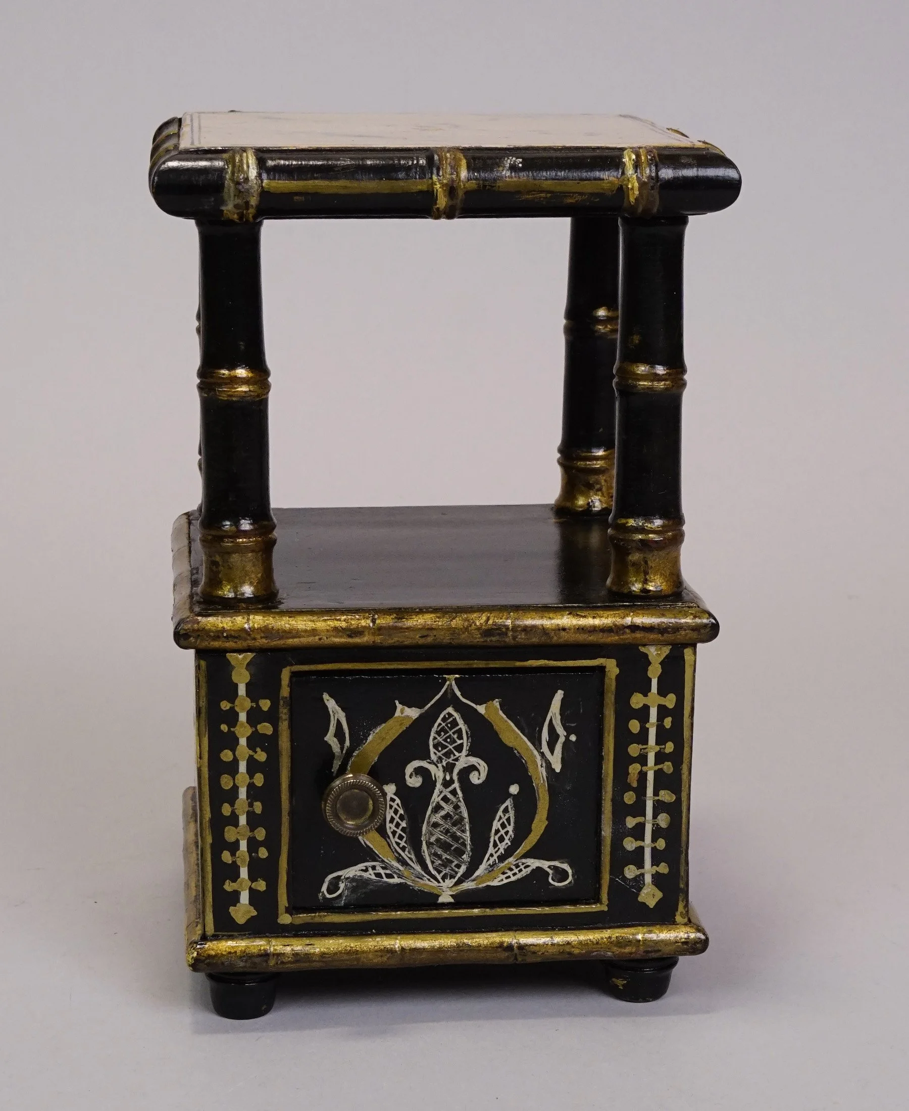 Furn-E-914-a.JPG