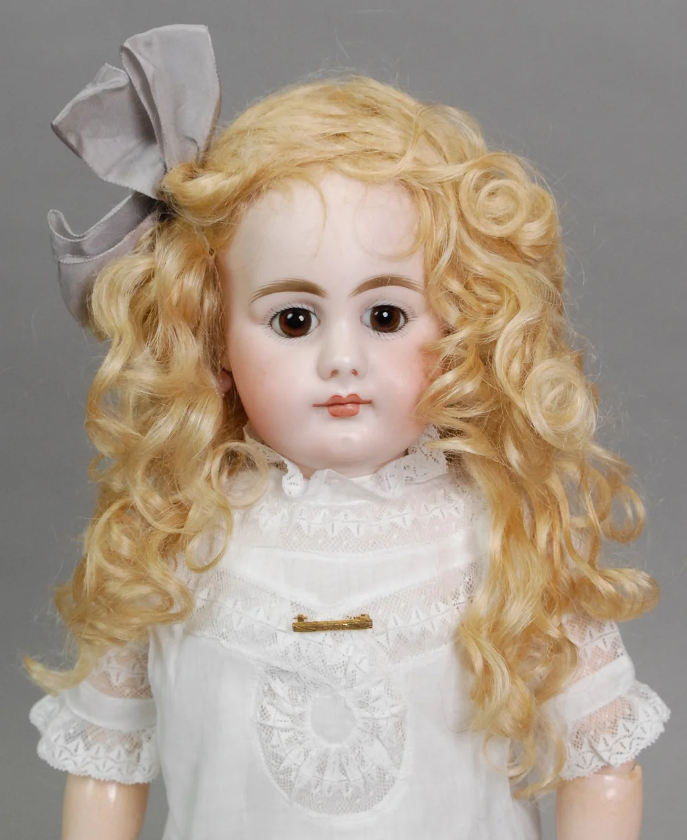 Beautiful Simon & Halbig 949 — Carmel Doll Shop