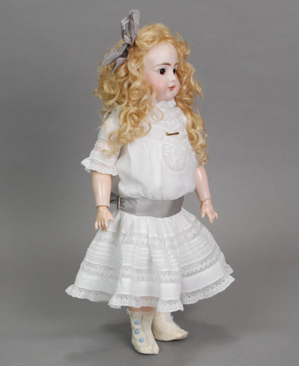 Beautiful Simon & Halbig 949 — Carmel Doll Shop