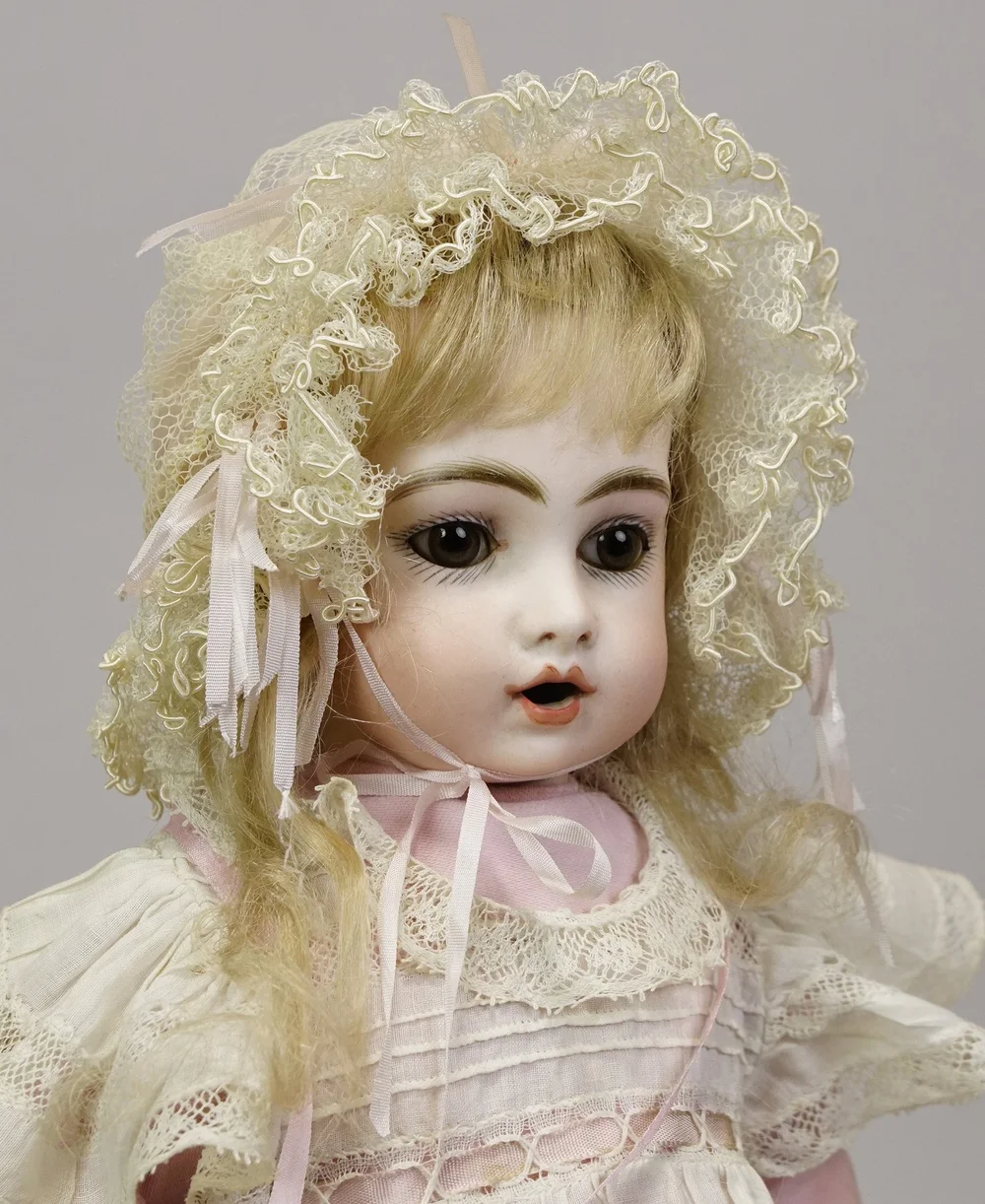 Bru Bébé Teteur 6 — Carmel Doll Shop