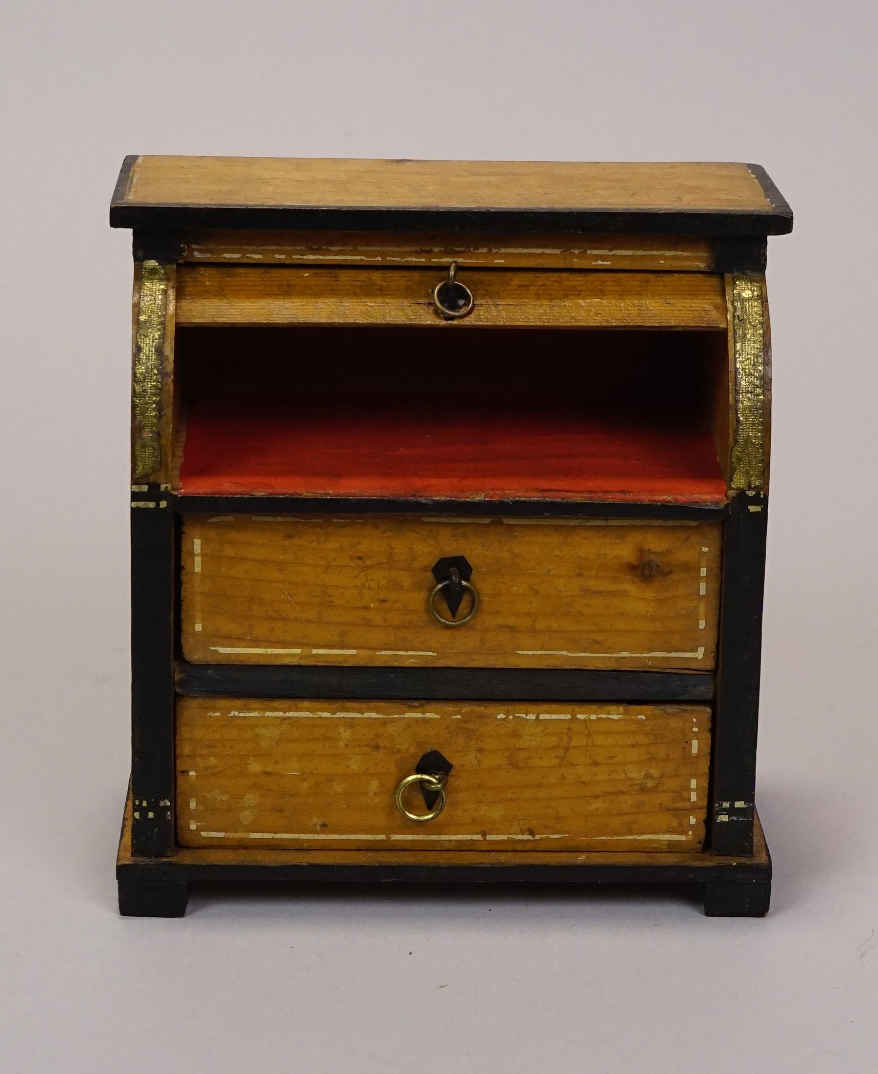 Furn-E-904-b.JPG