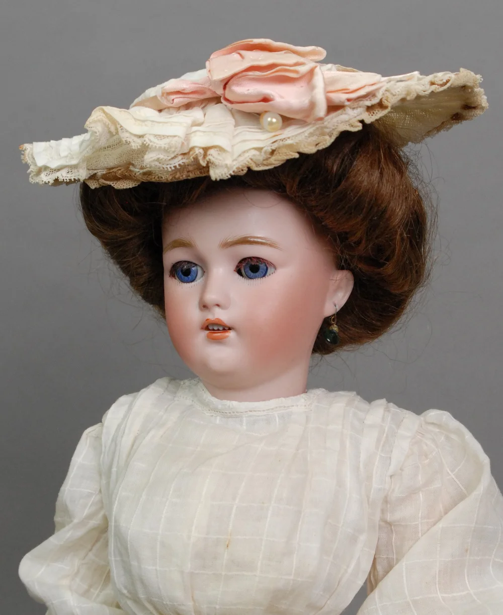 Extraordinary Simon & Halbig 1159-7 Gibson Girl With Wardrobe and