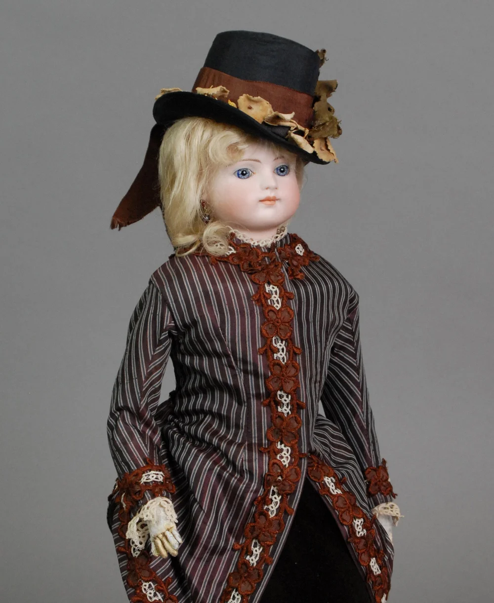 Fashionable Sonneberg Young Lady — Carmel Doll Shop