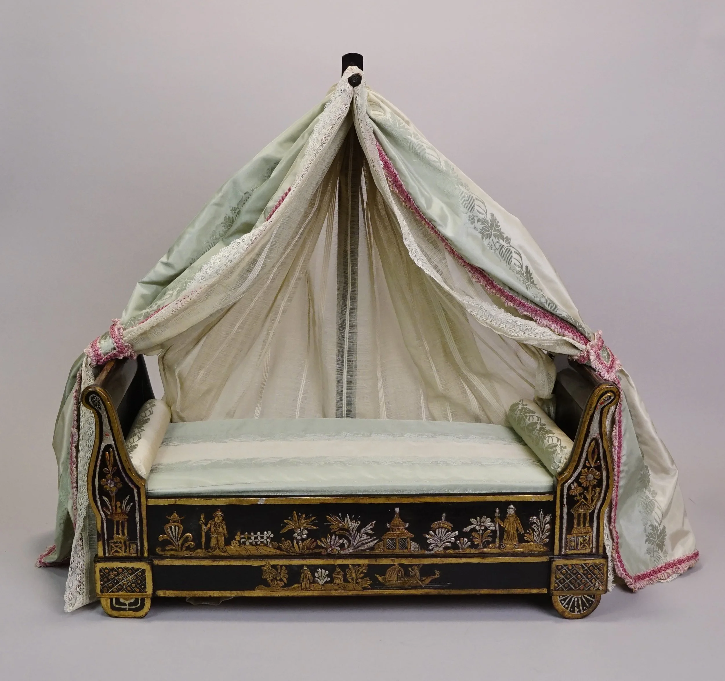 Furn-E-915-a.JPG
