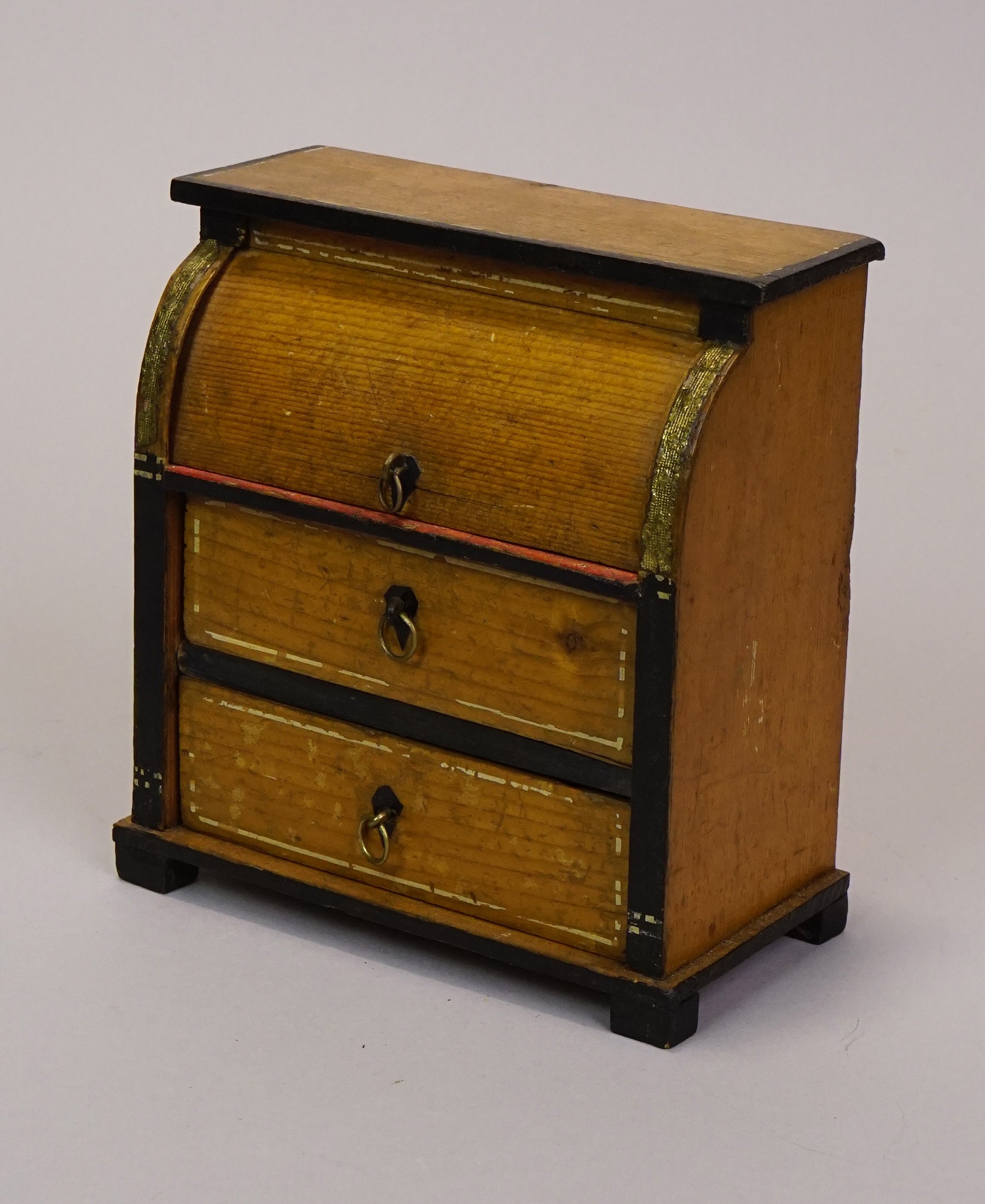Furn-E-904-d.JPG