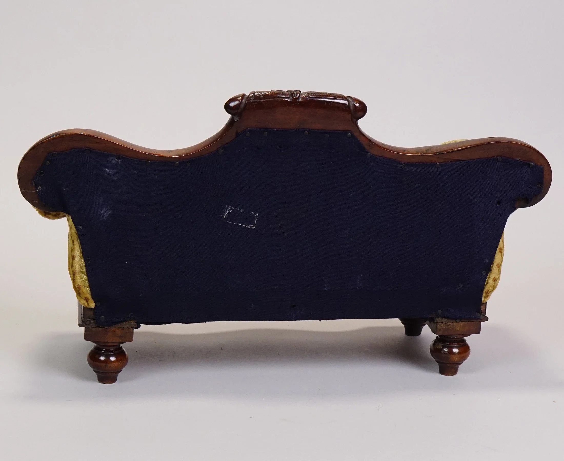 Furn-E-921-e.JPG