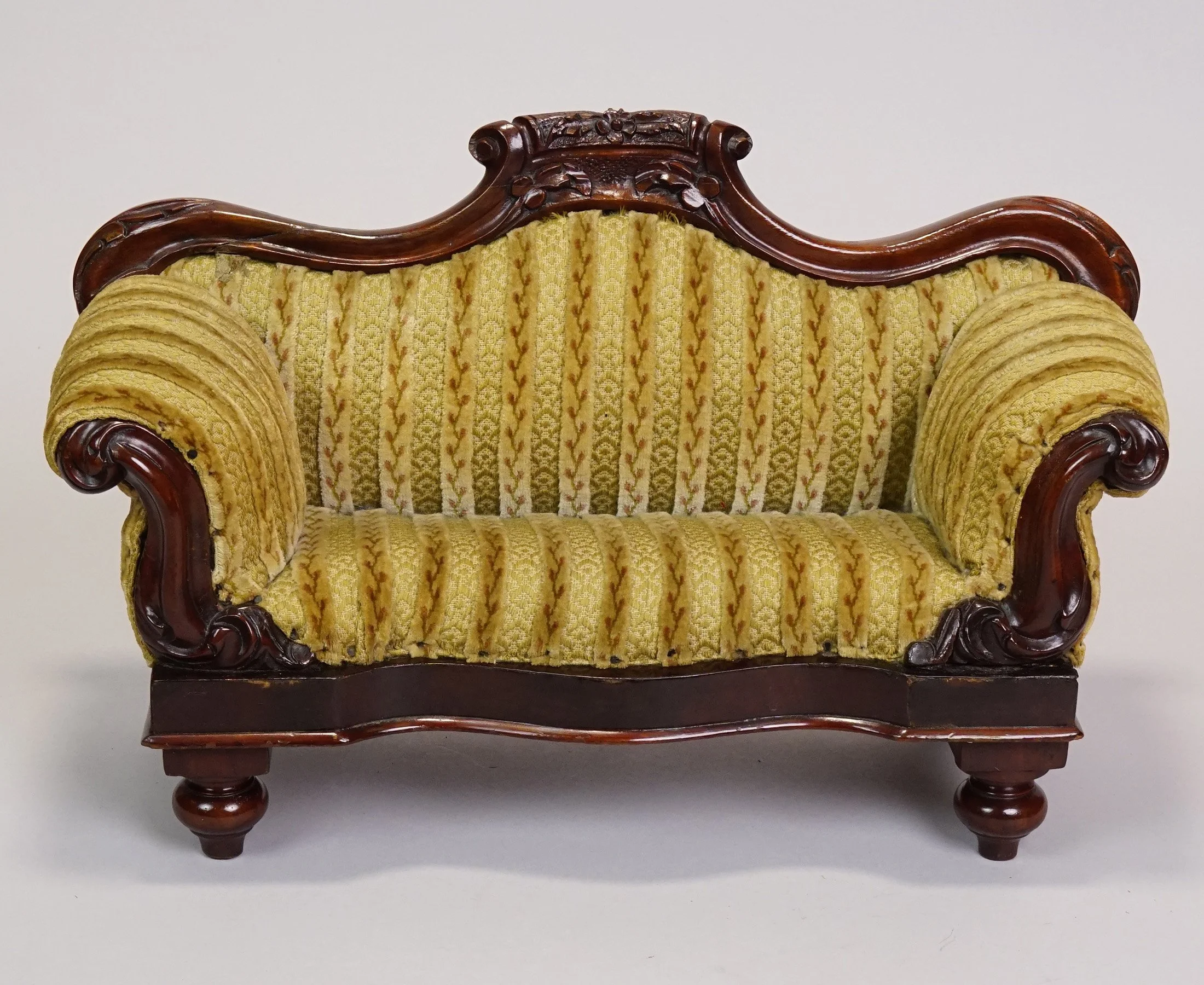 Furn-E-921-a.JPG