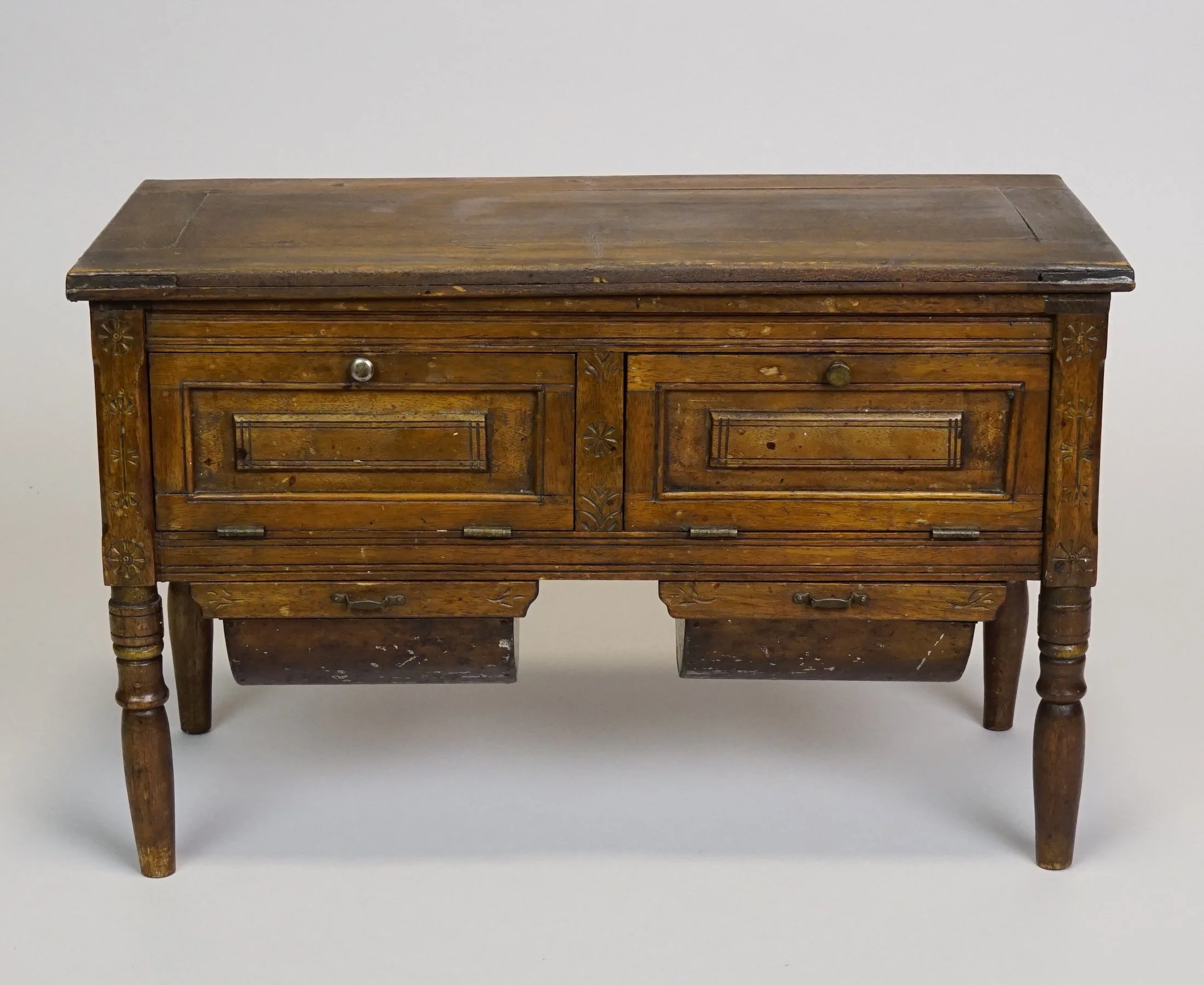 Furn-E-893-a.JPG