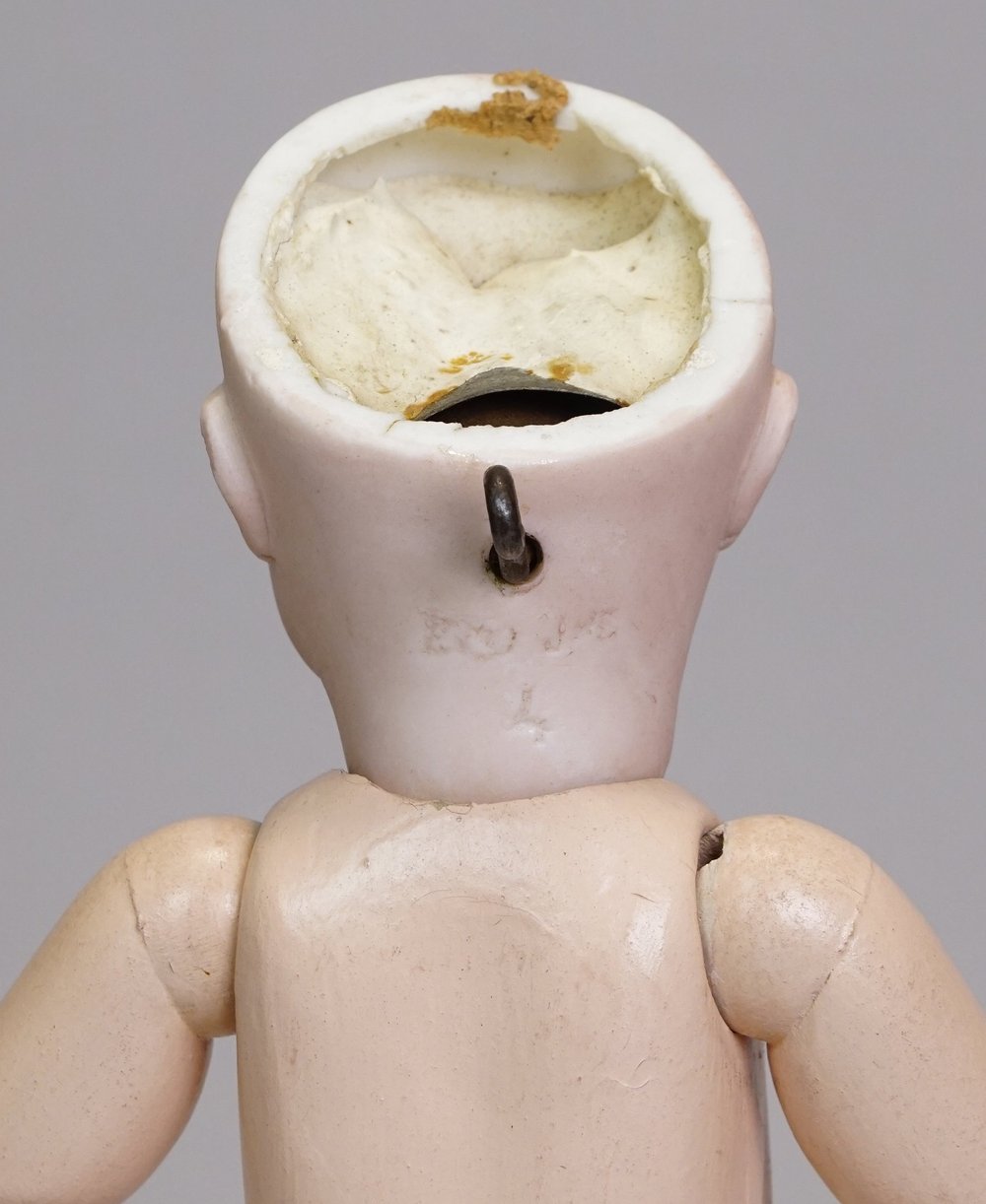 Bébé Bru - a Teteur 4 — Carmel Doll Shop