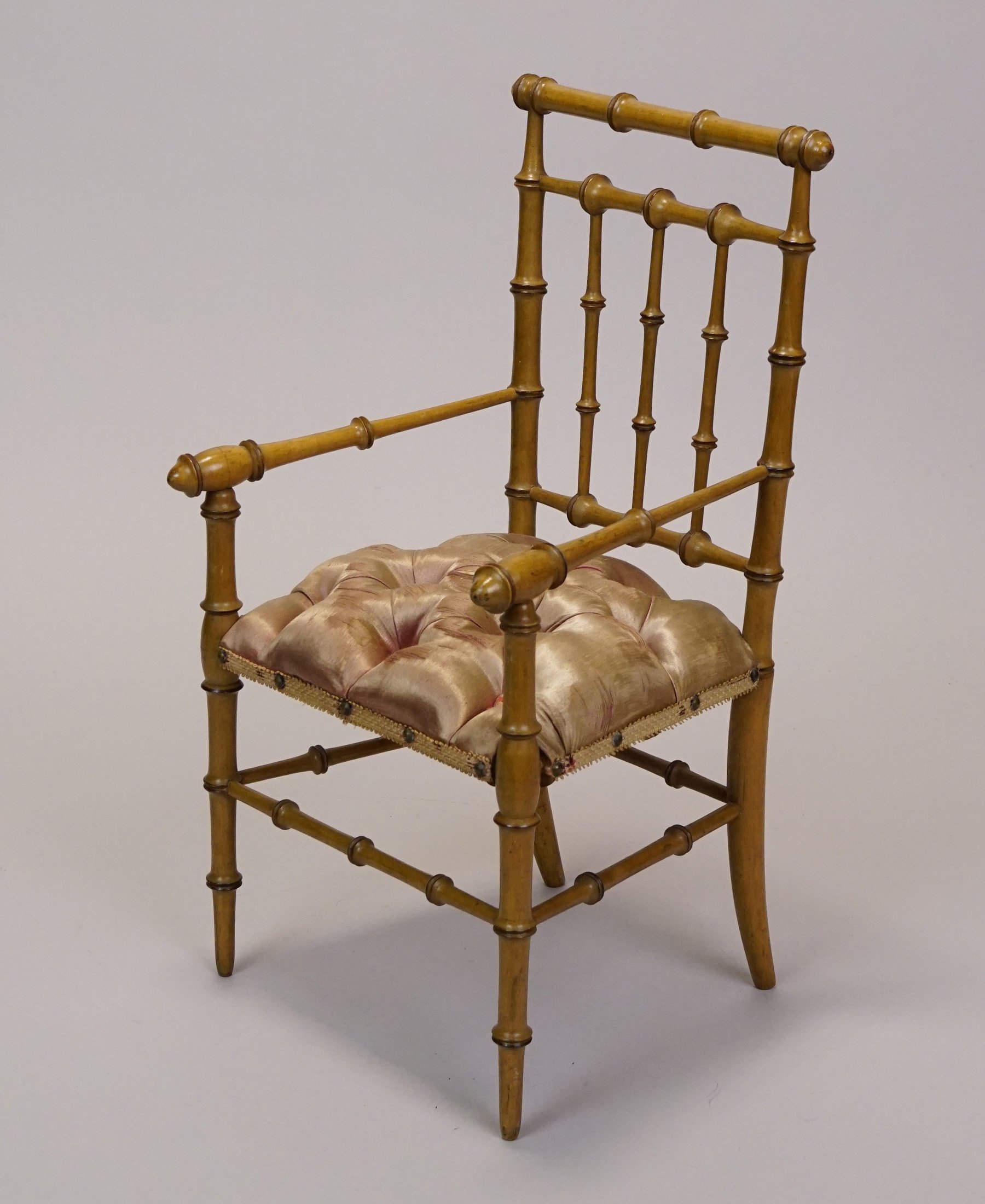 Furn-E-899-c.JPG