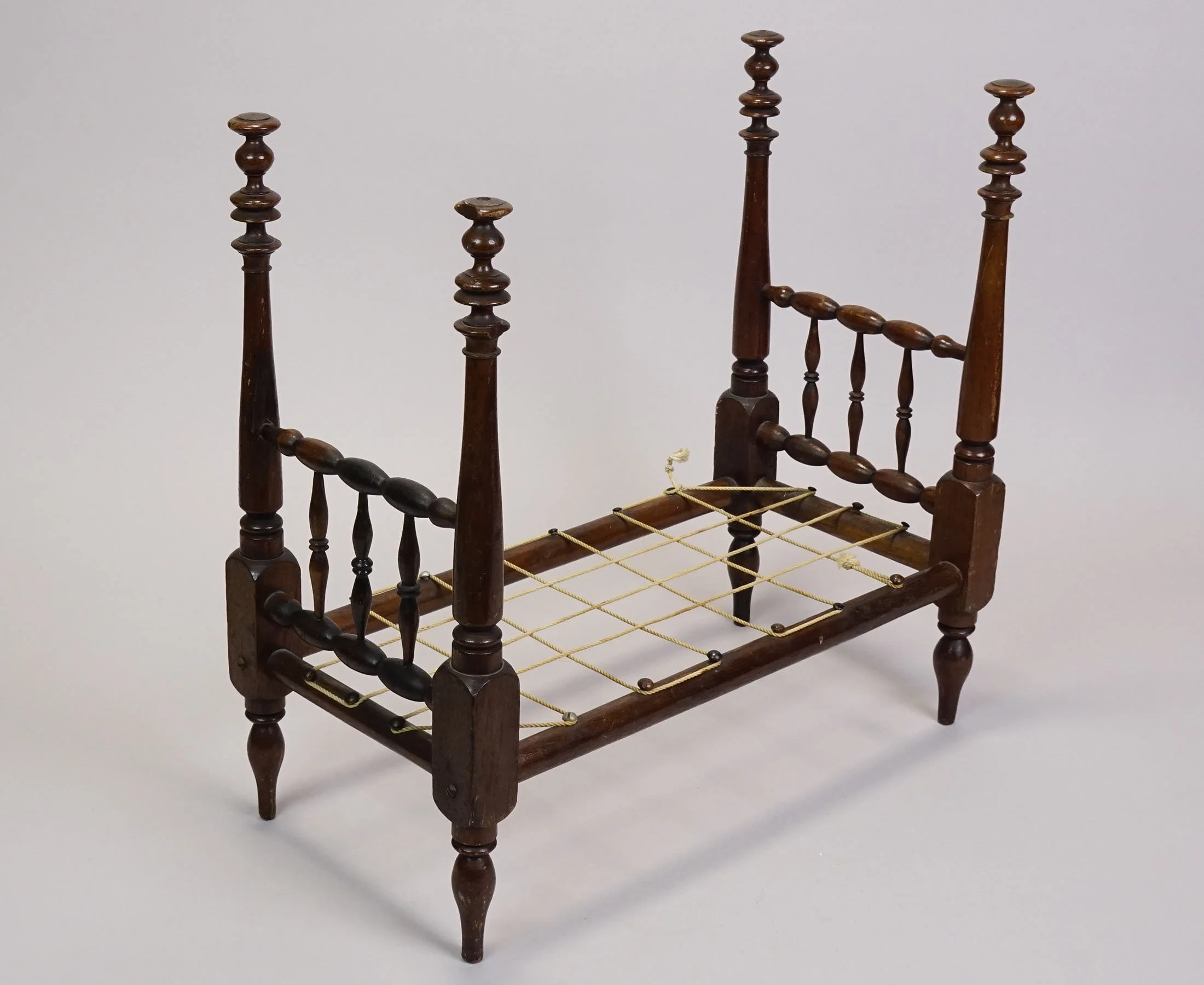 Furn-E-924-a.JPG