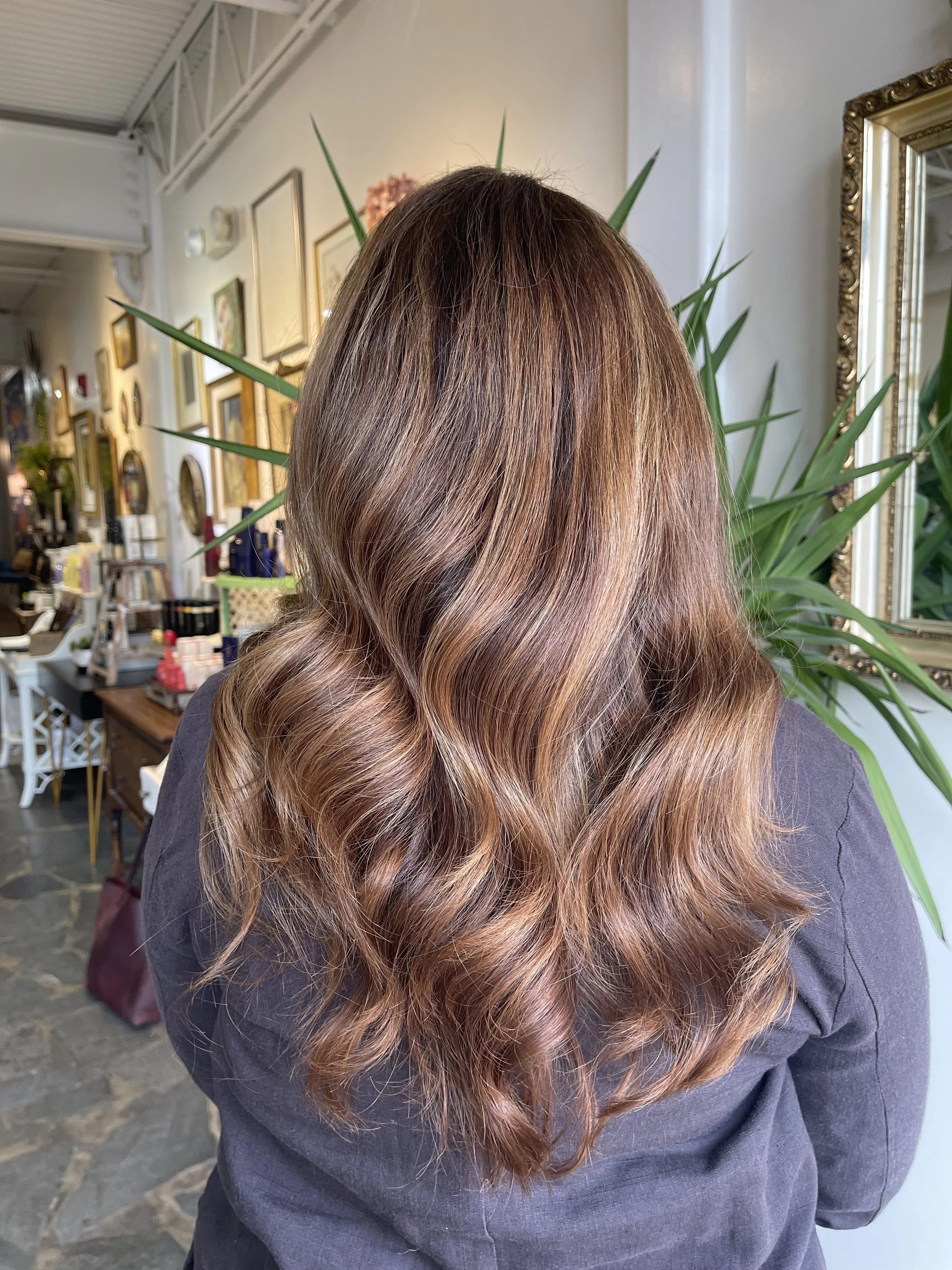 Hairstylist’s Guide to Finding the Perfect Salon Home