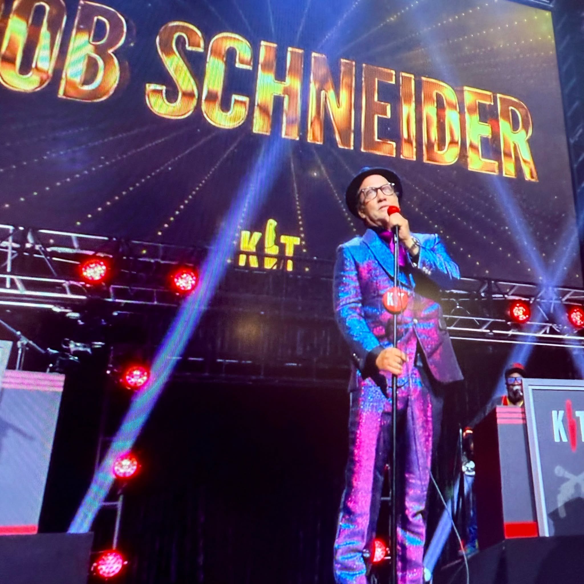 My latest @killtonyshow appearance ends with a bang! It's out today on NETFLIX... I'm on tour... VEGAS this weekend, go to RobSchneider.com for tickets #RobSchneider #standupcomedy #KillTony
