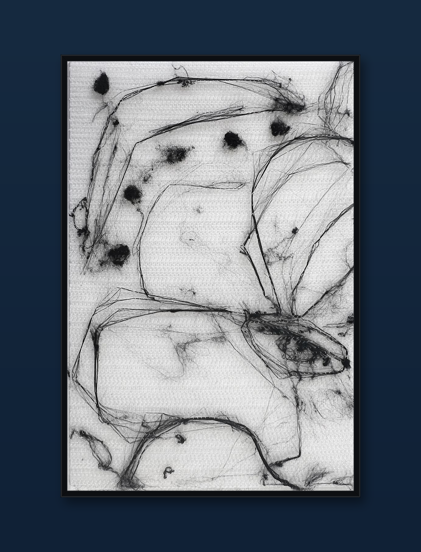 unity-puzzle-01-black-frame-navy-wall.png