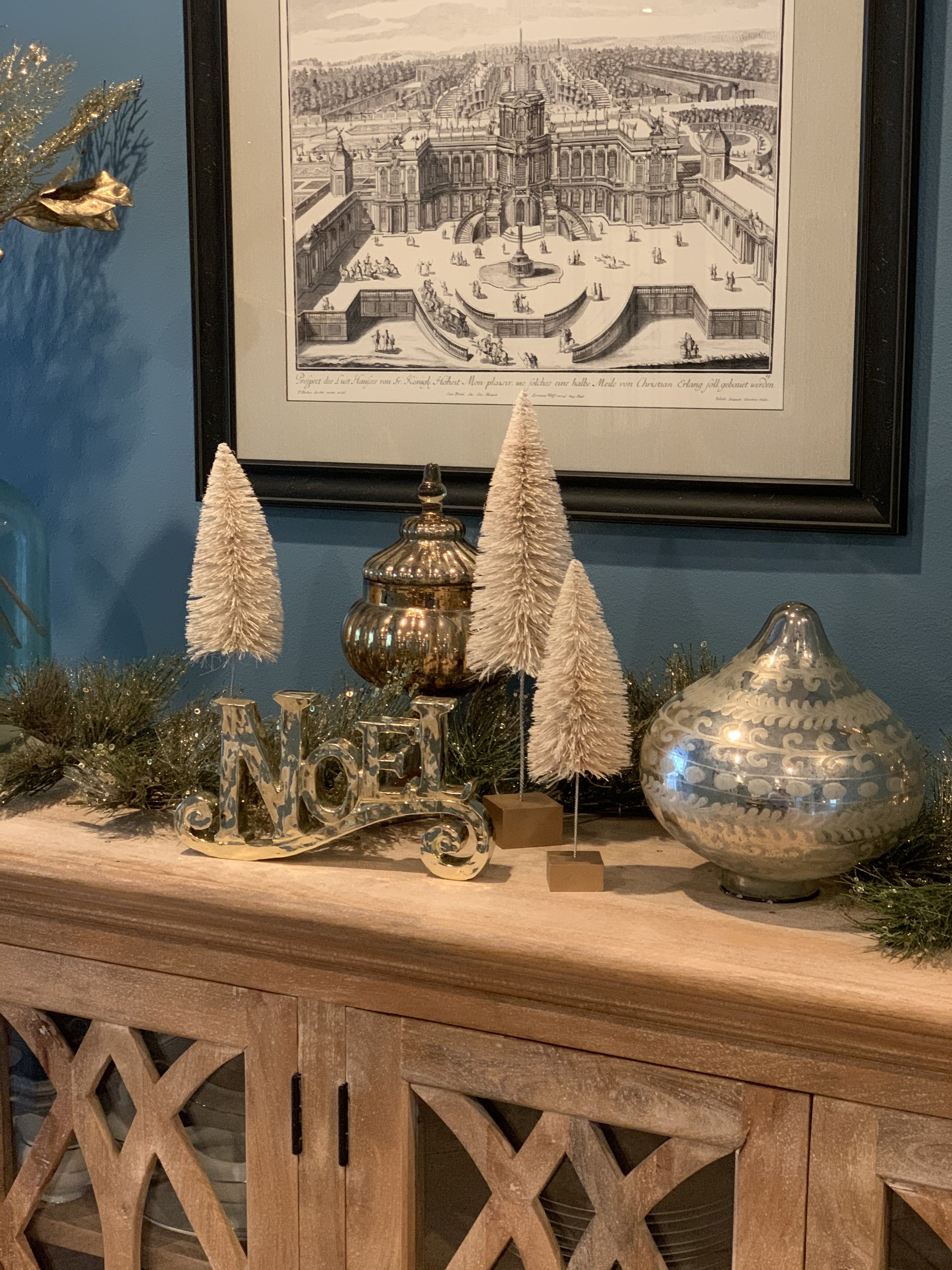 Champagne &amp; Sea Blue Christmas Decor