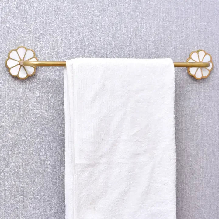 Faire Brass towel bar 1.webp