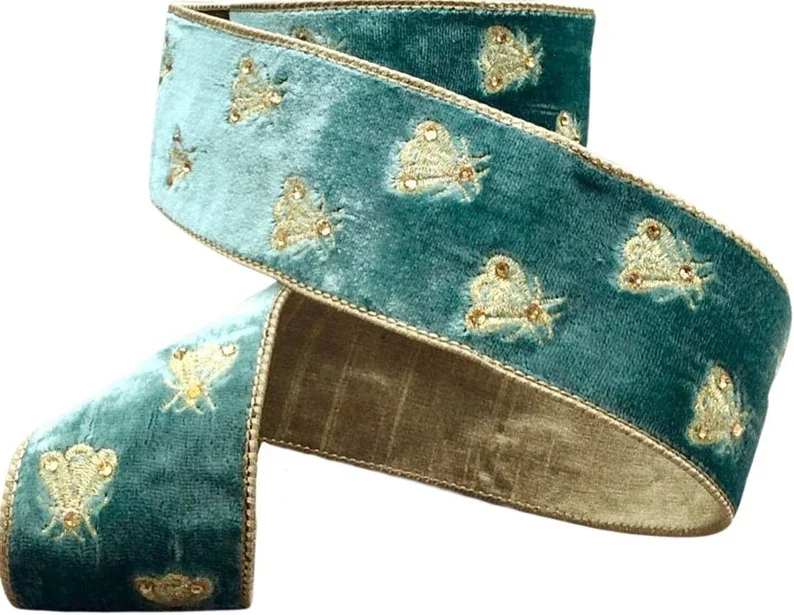 celedon bee ribbon.webp